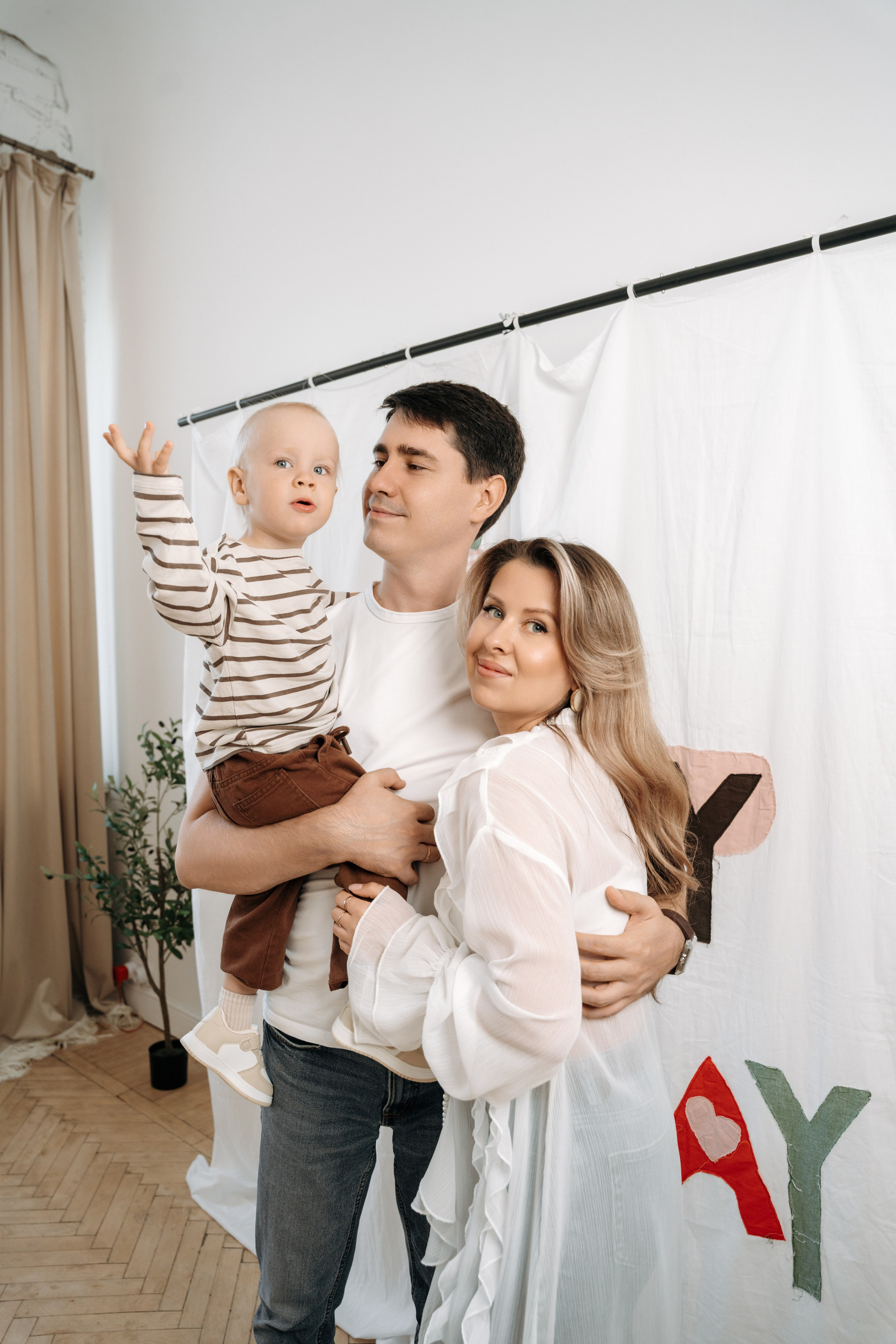 Семья в студии. Семейный и свадебный фотограф в Ульяновске Арина Авдеева