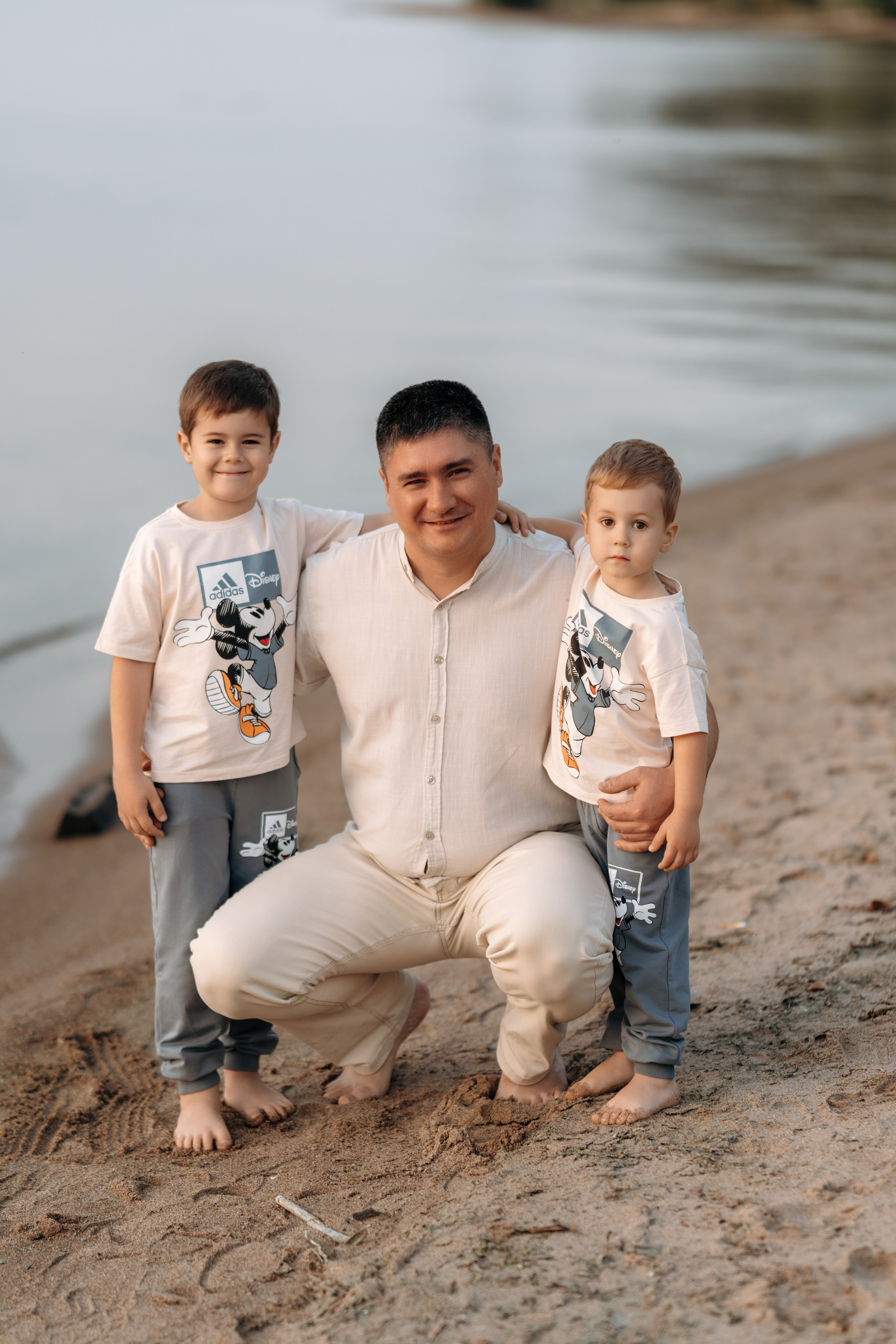 Юлия с семьей берег Волги. Семейный и свадебный фотограф в Ульяновске Арина Авдеева