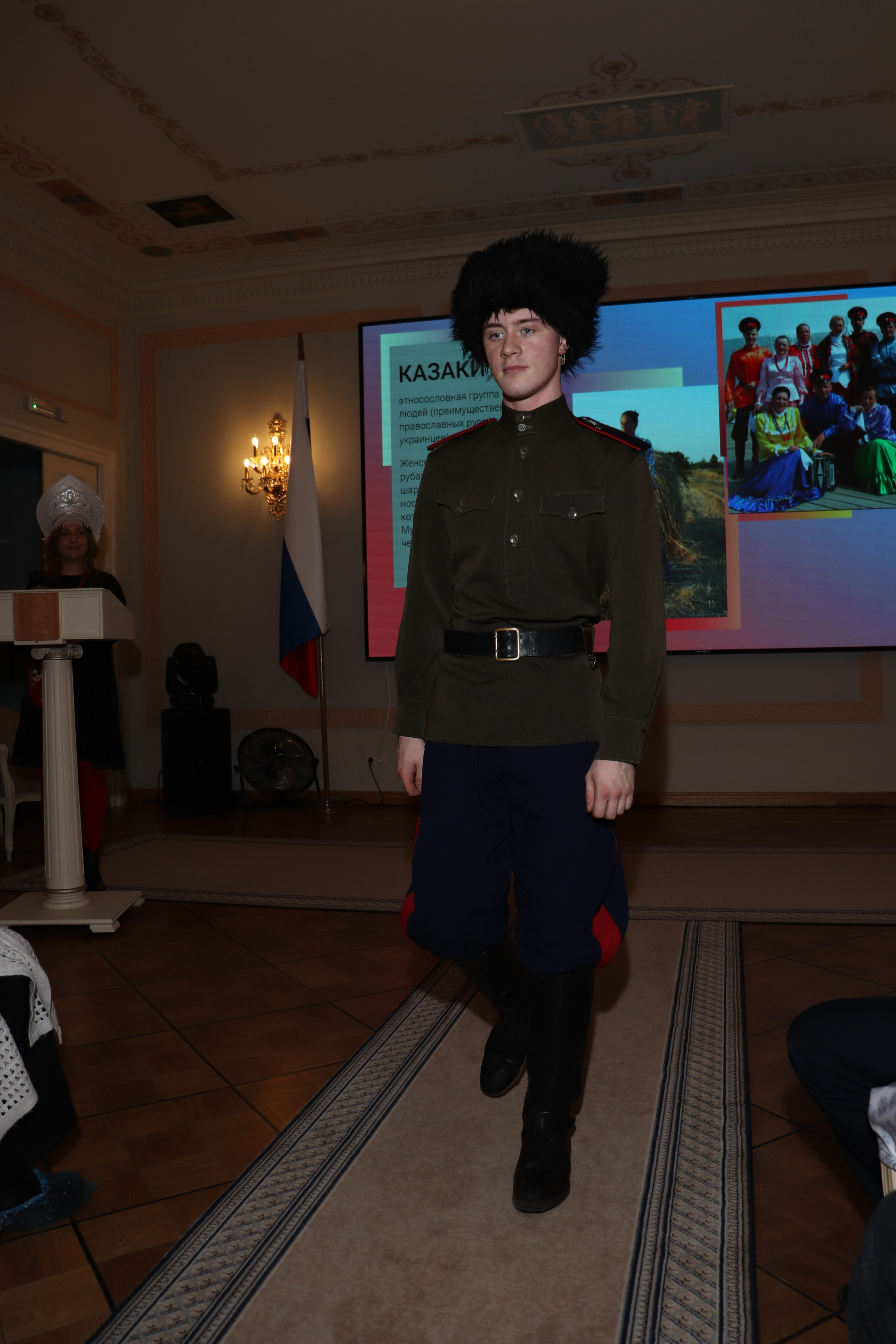 Показ-дефиле «КУЛЬТУРНЫЙ КОД В ОБРАЗЕ» от РОО «Сибирское землячество в Санкт-Петербурге» (6 марта 2025). Ивентный фотограф в Санкт-Петербурге Олег Комков