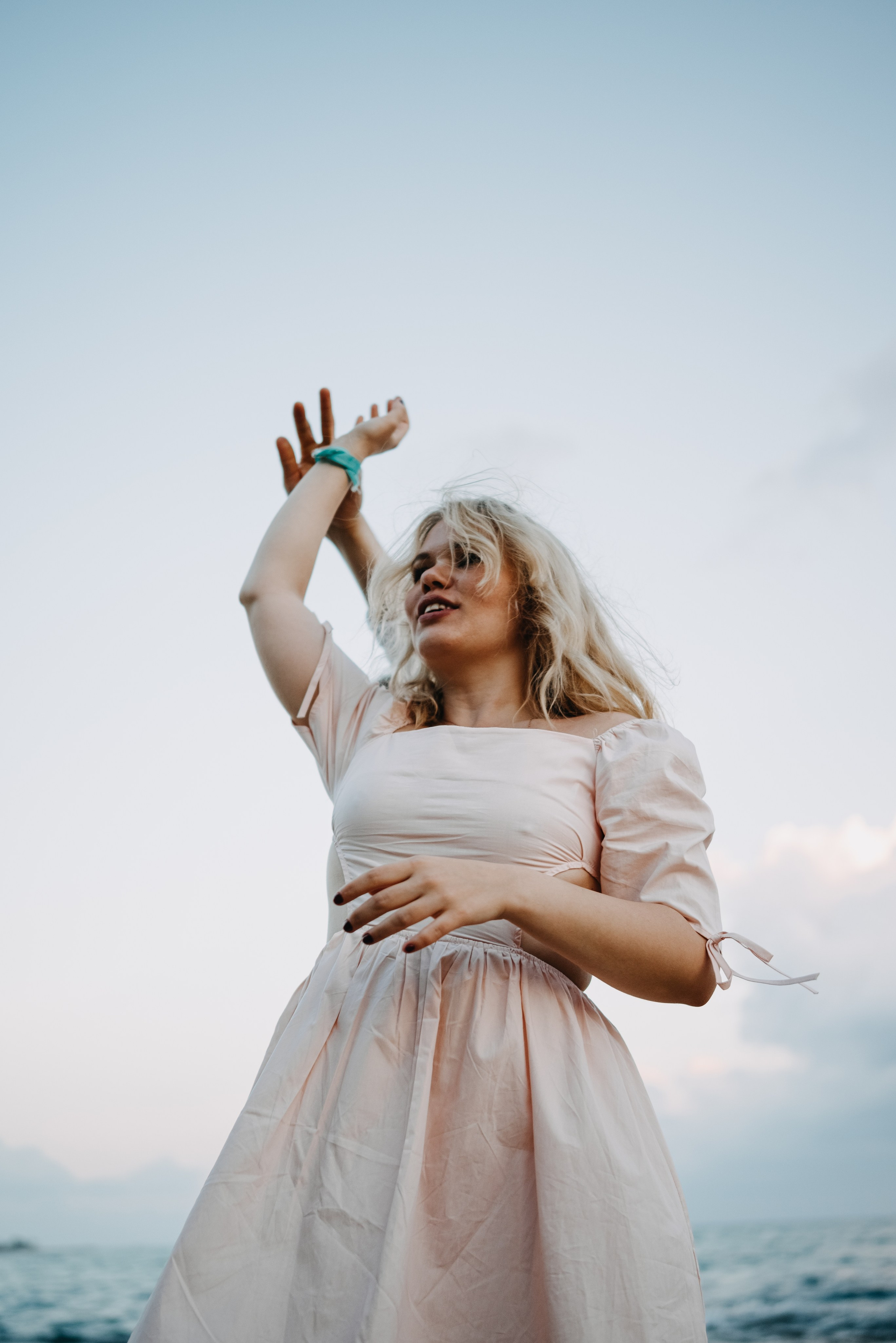 Съемка пары на море. Портретный и свадебный фотограф в Тбилиси • xeniqo