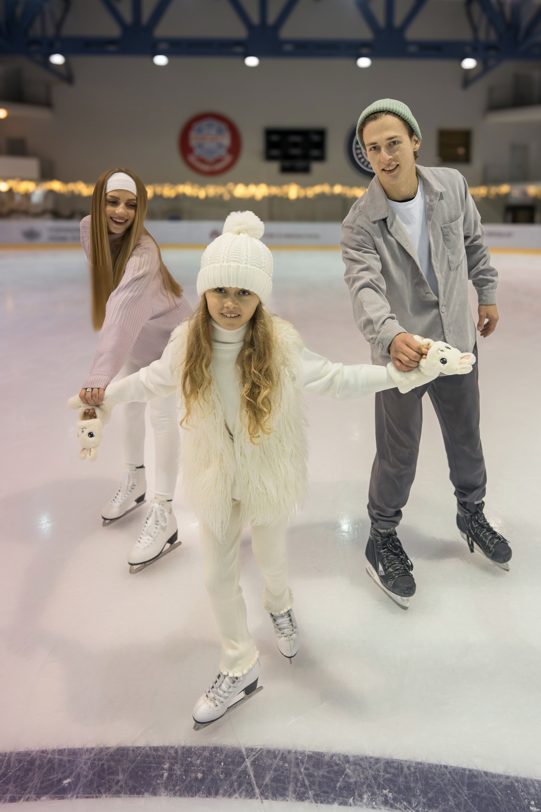 Контент съемка на катке для курорта Роза Хутор. Репортажный фотограф в Красной Поляне и Сочи Павлюченко Екатерина