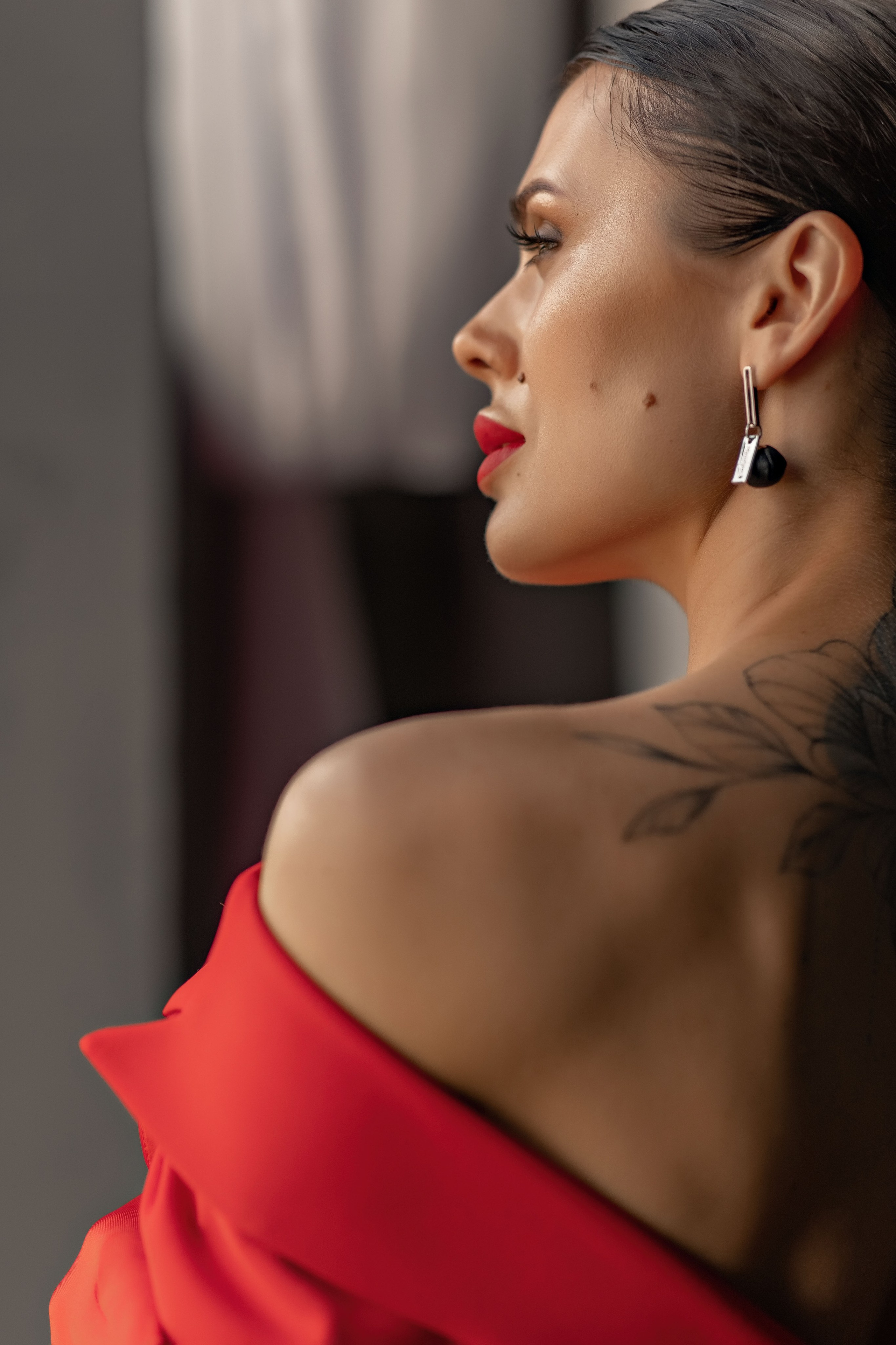 Женский портрет. Фотограф-стилист Крым Прокат одежды в Крыму. Фотосессии в Крыму