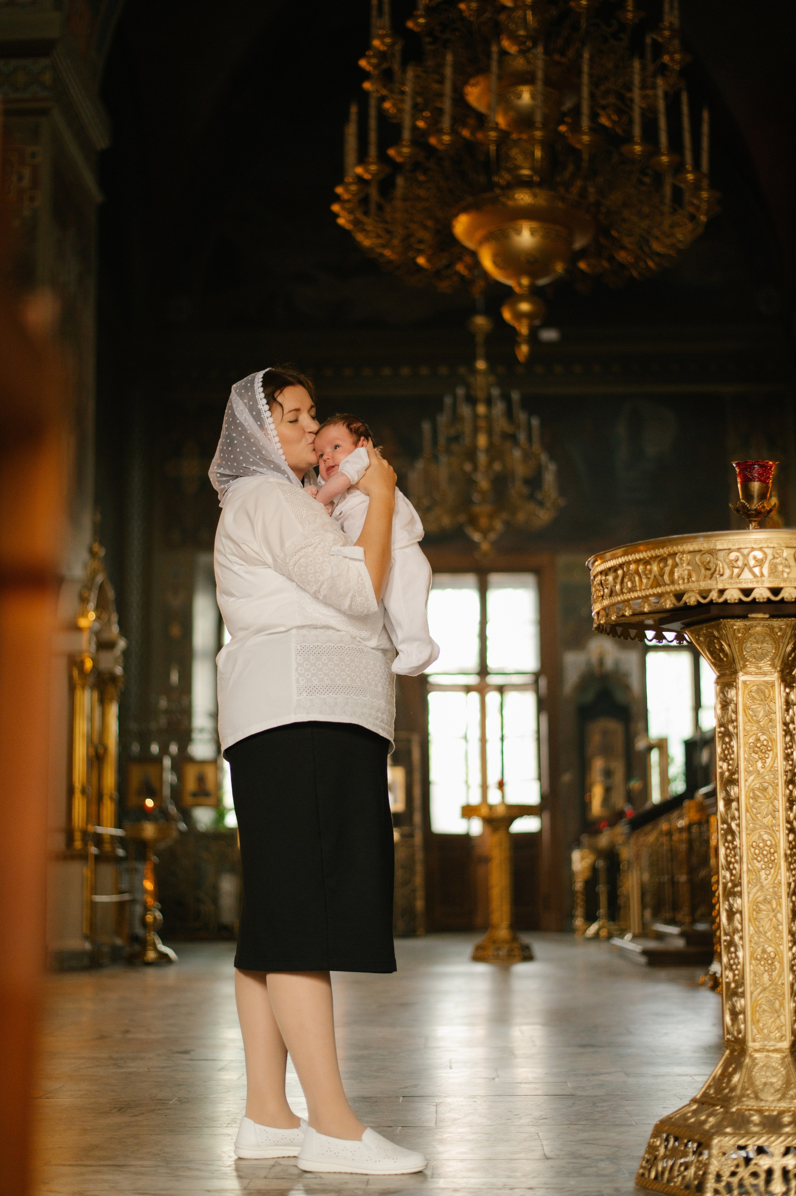 Фотограф на крещение. Фотосессия таинства крещения. Храм Воскресения Словущего в Даниловской Слободе. Семейный и свадебный фотограф в Москве Татьяна Николаева