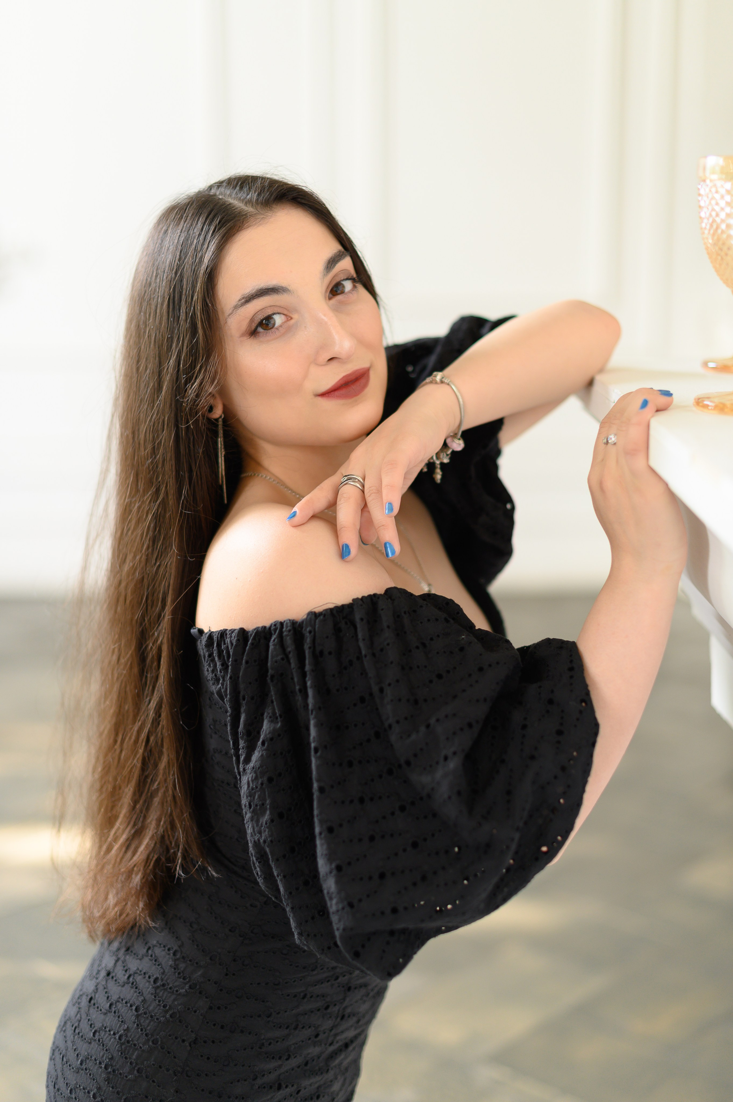 Индивидуальная фотосессия в студии для Аллы