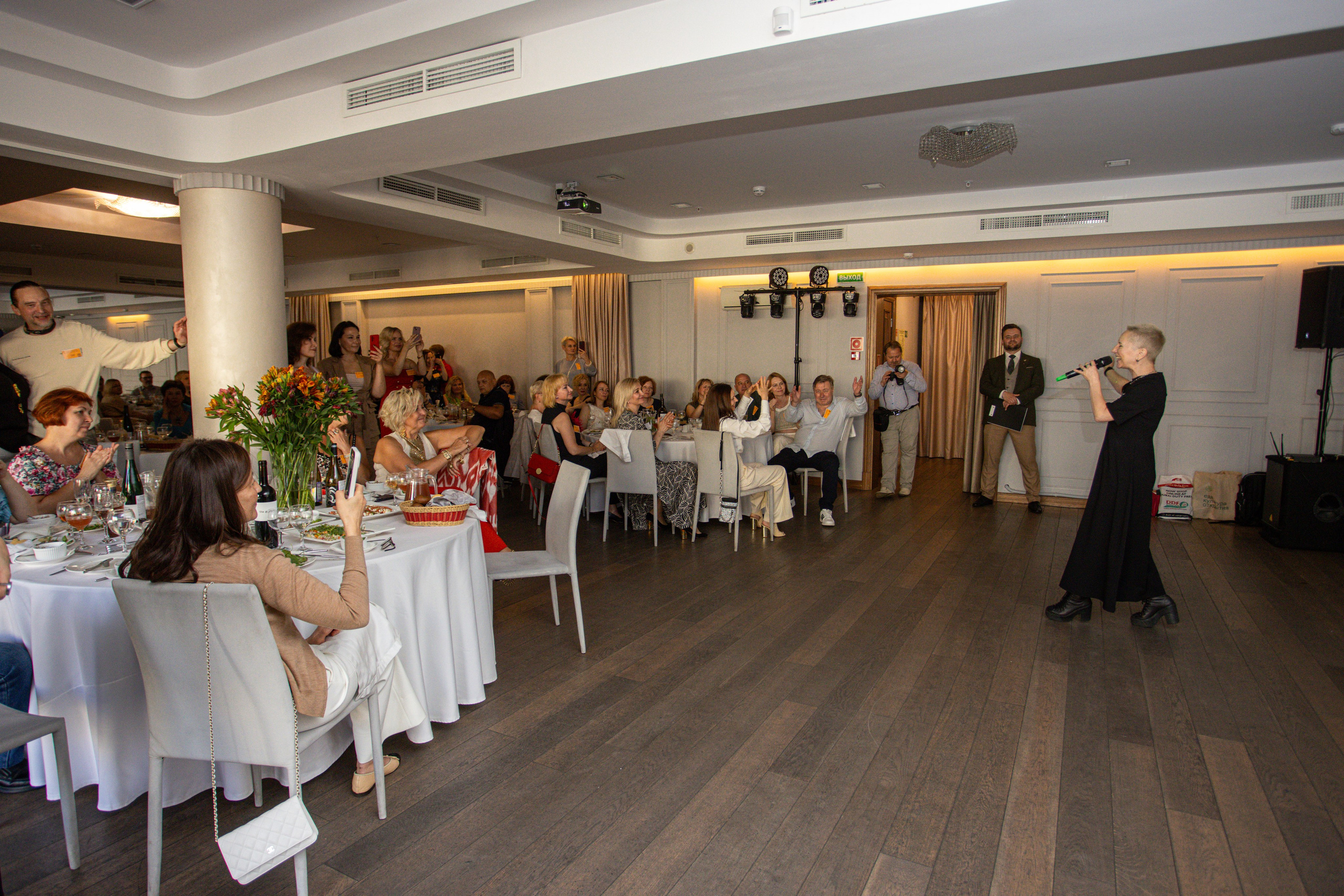 Встреча выпускников. Стоматологи СПб. Семейный фотограф в Вышнем Волочке — Ульяна Иванова | Фотосессии для всей семьи