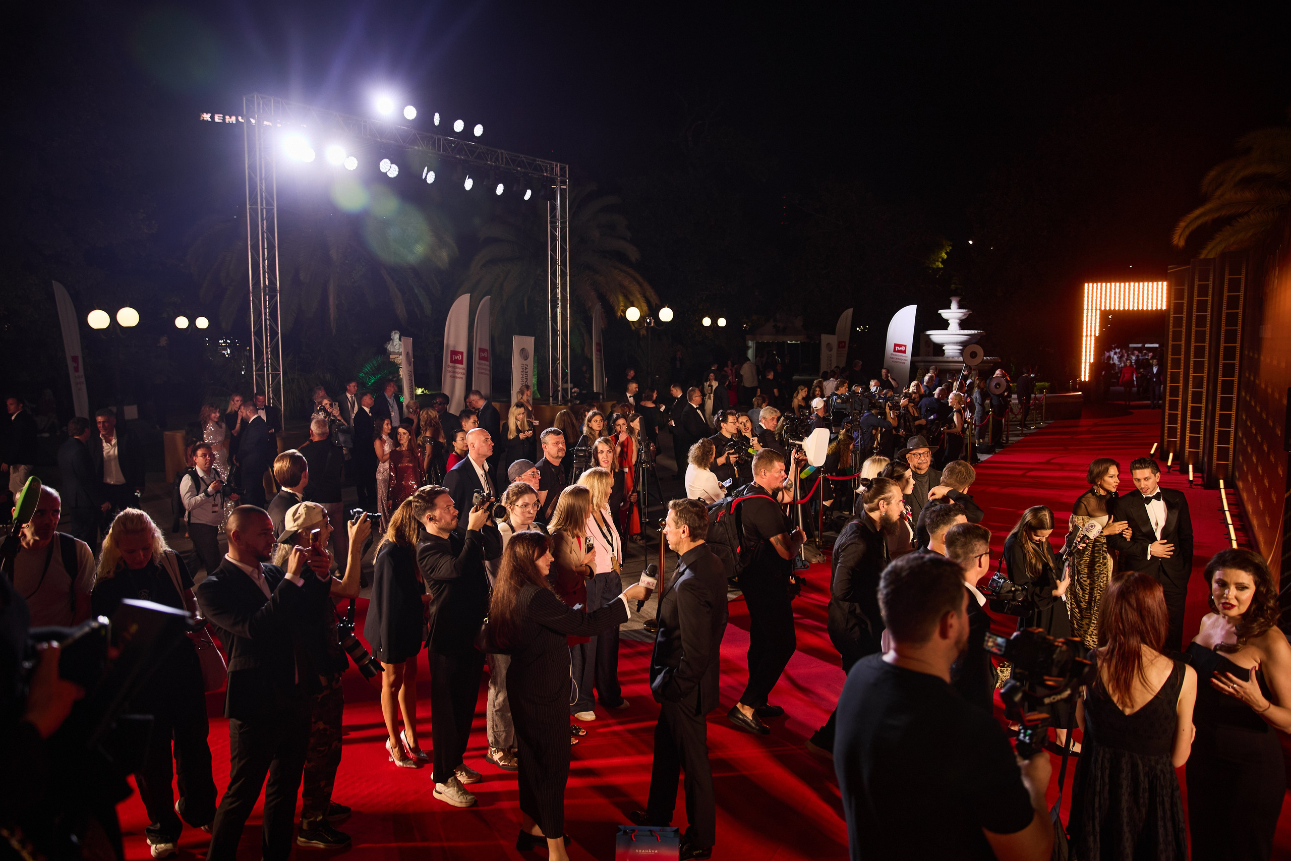 Фотосъемка репортажа кинофестиваля. Профессиональный фотограф в Сочи Виктория Джой. Обучение