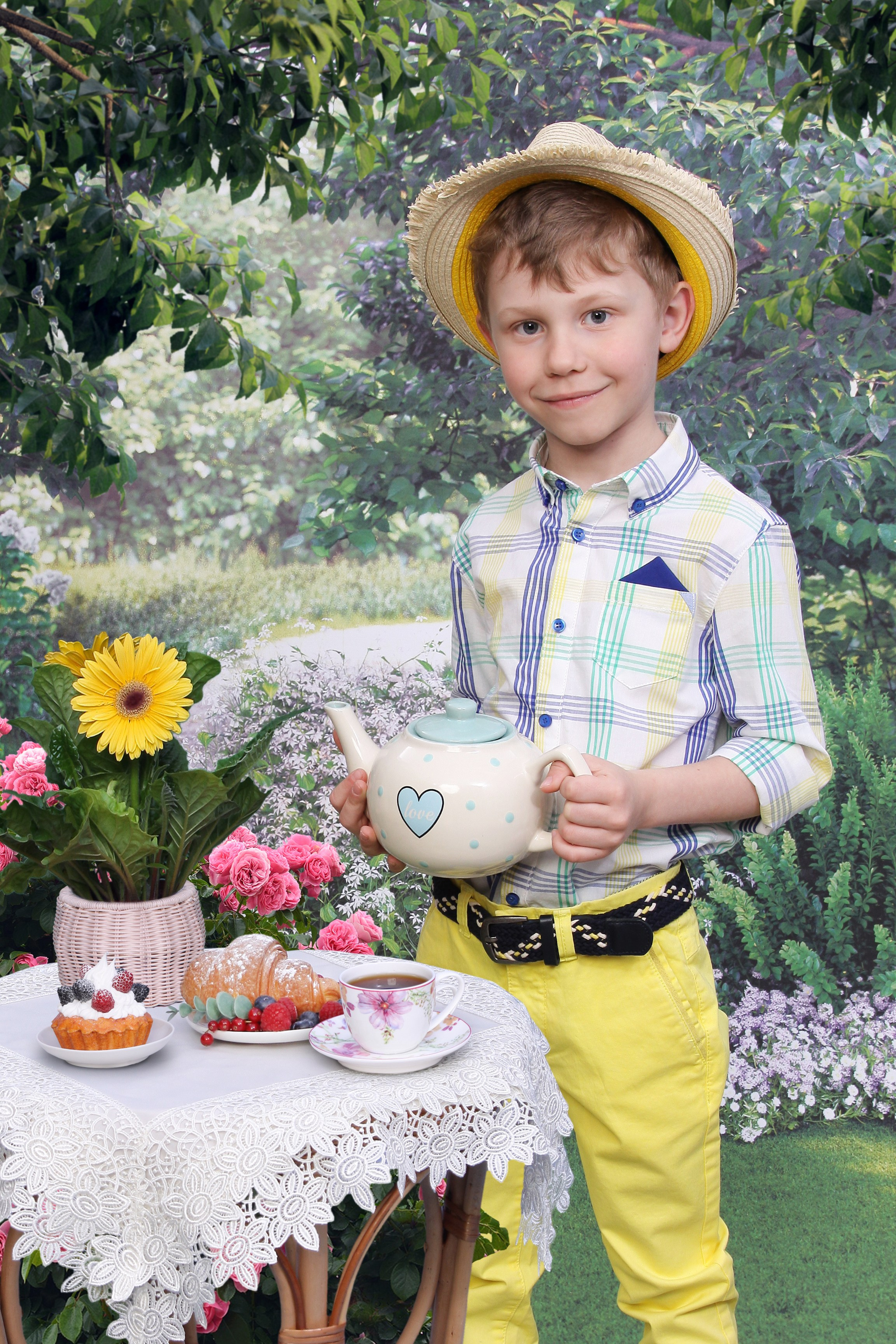 КОМПАНИЯ КРАЙФОТО ФОТОСЕССИЯ ПИКНИК В САДУ