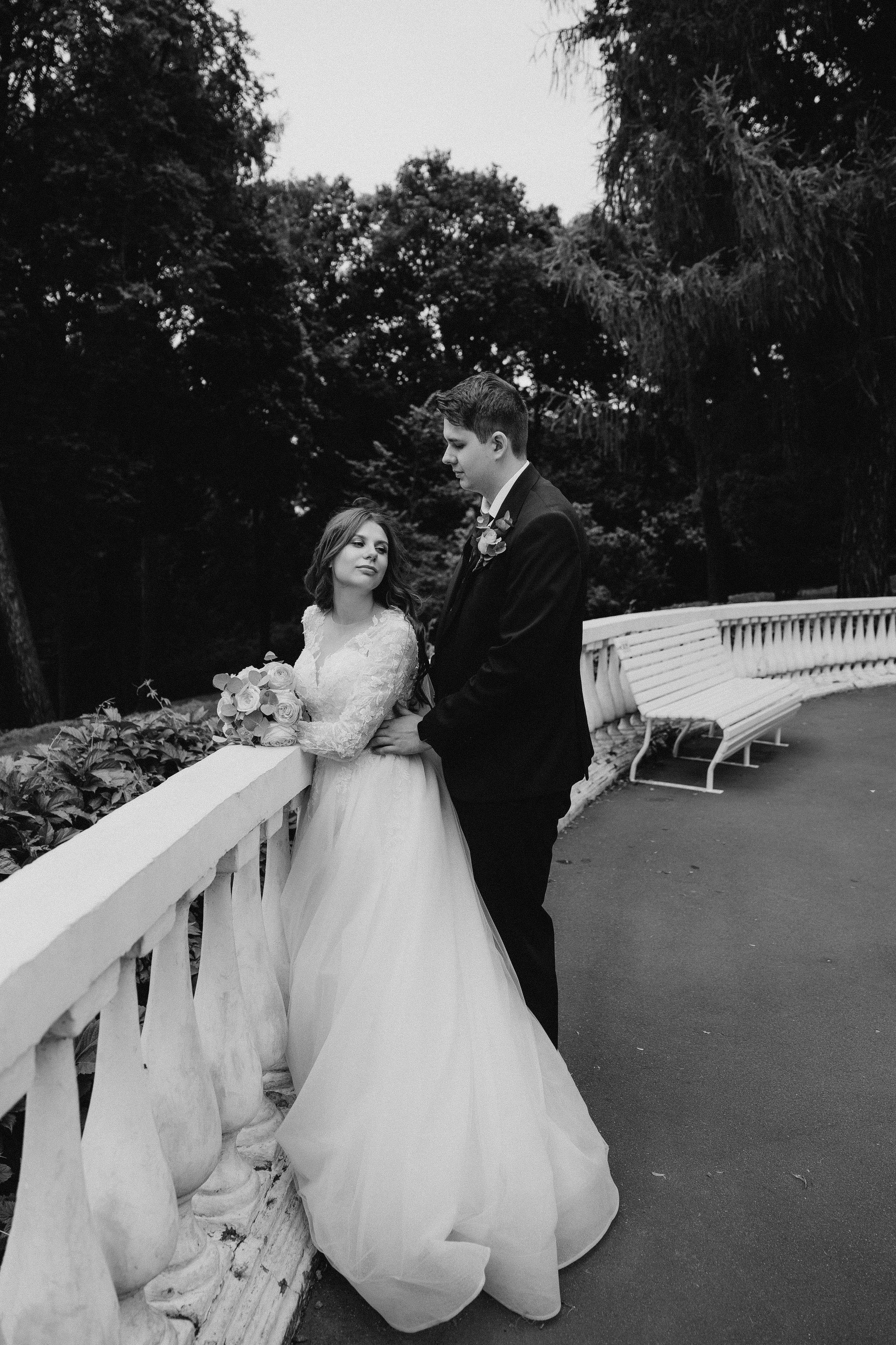 Фотосессия свадьбы Ивана и Александры в парке Горки Ленинские