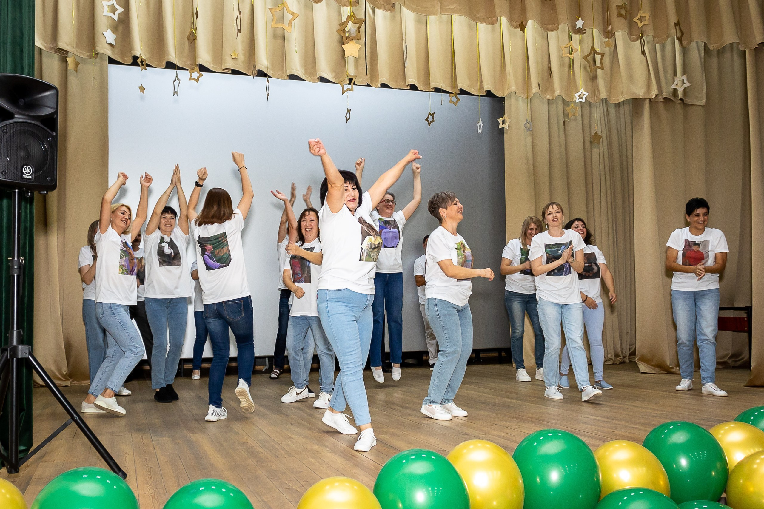 Вручение аттестата и выпускной вечер. Выпускные альбомы Майкоп, Краснодар Елена Золотарева