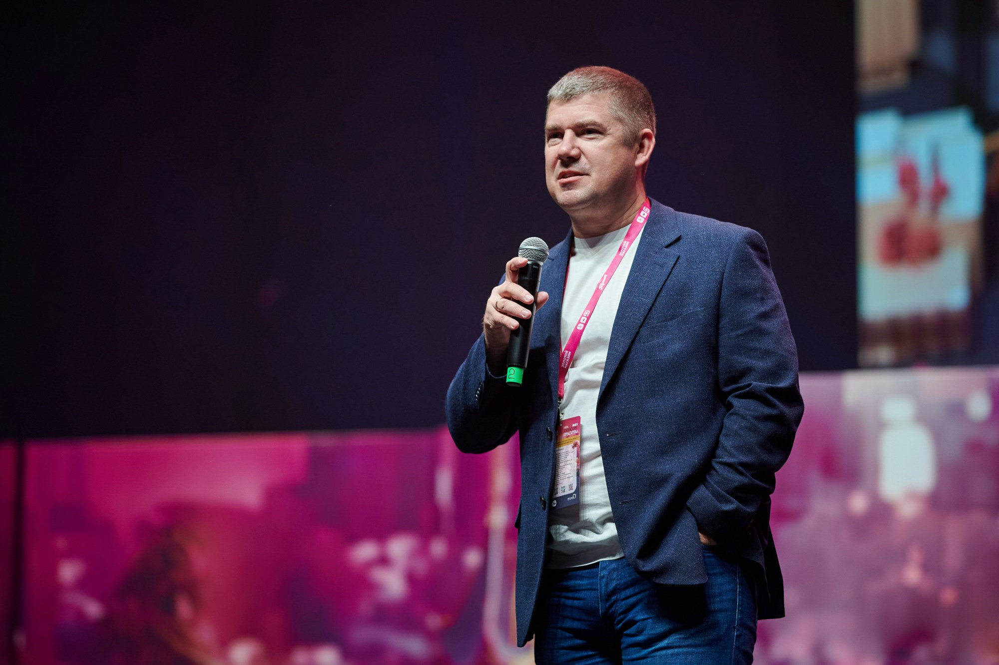 Магнит Косметик — конкурс «Золотой Магазин». Мезенцев Евгений фотограф