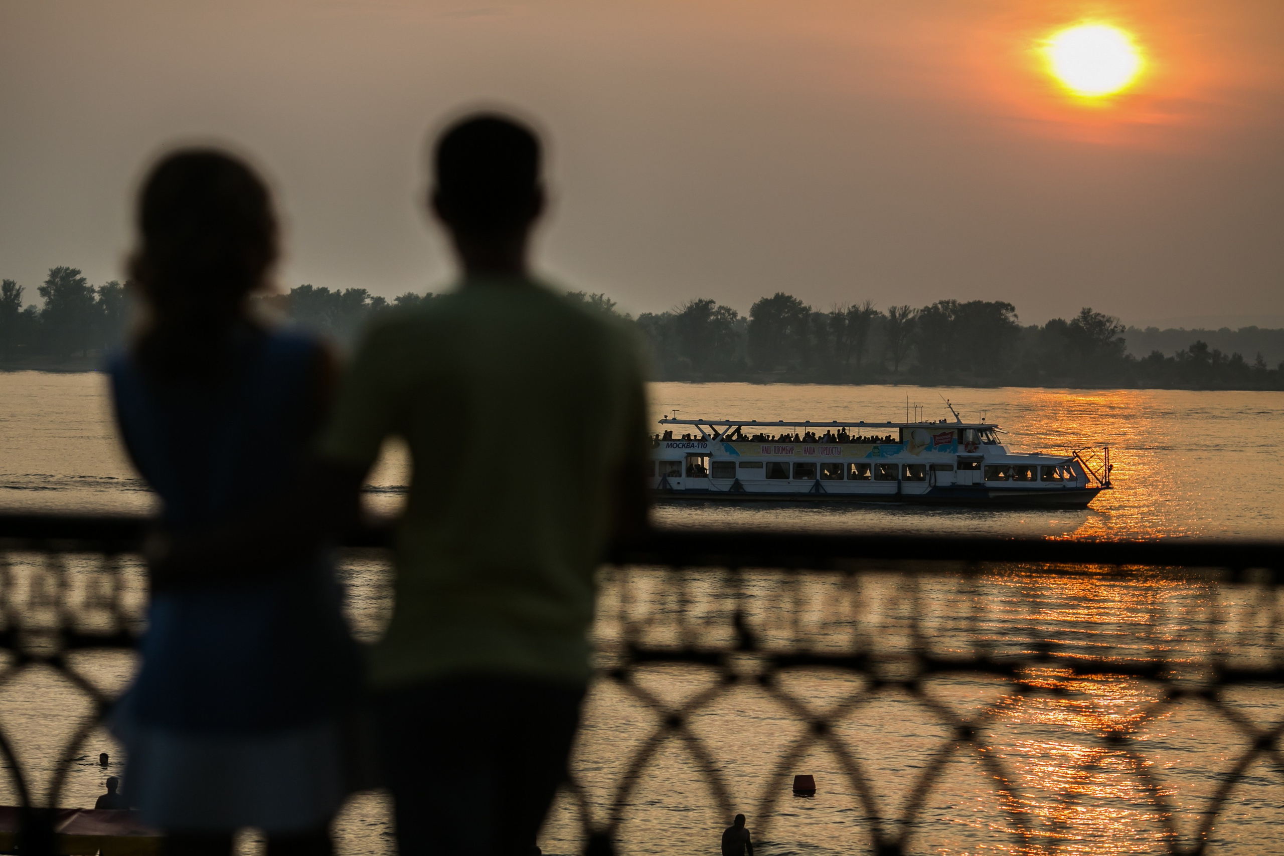 Love Story на набережной в Самаре. Свадебный фотограф, видеограф в Самаре, Самарской области. Видеосъемка