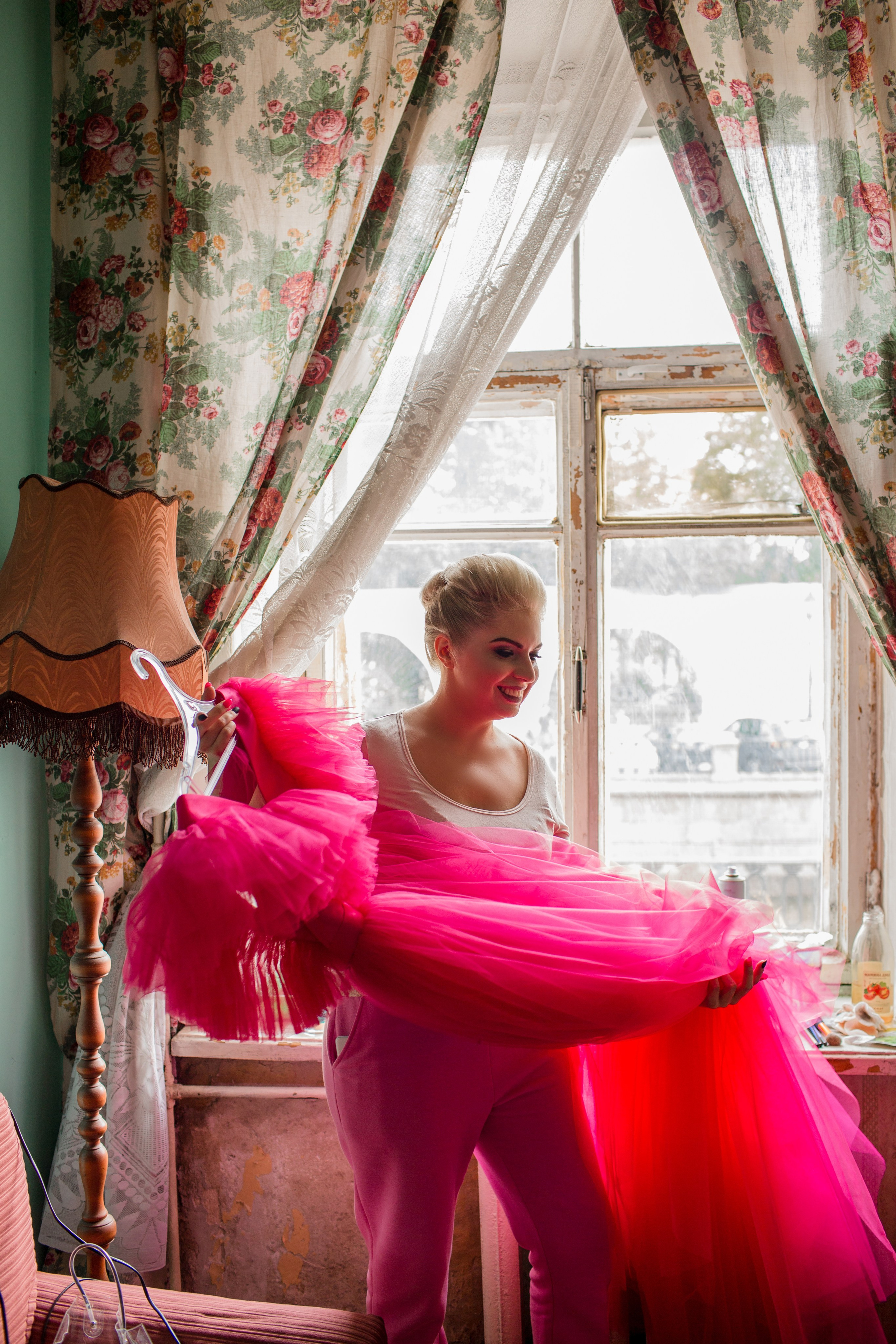 Современная свадебная фотосессия в урбанистичном стиле