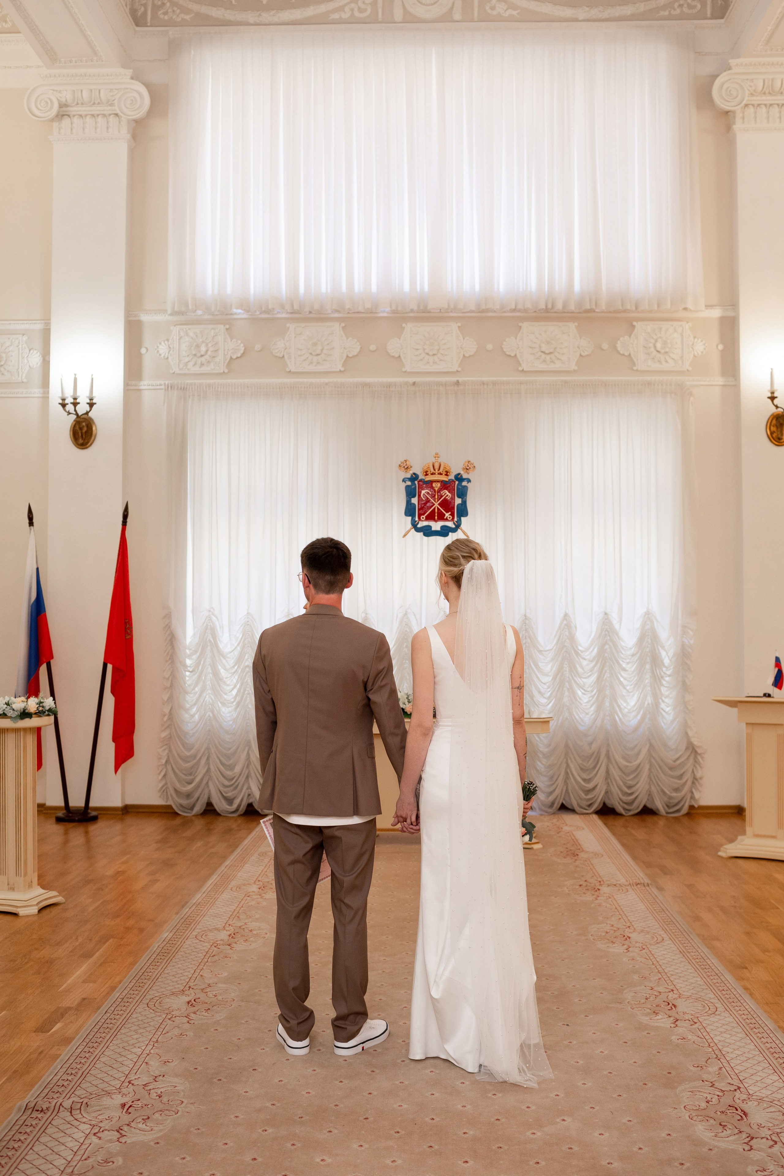 Свадебная фотосессия во дворцах Петербурга. Свадебный фотограф Кирилл Белый