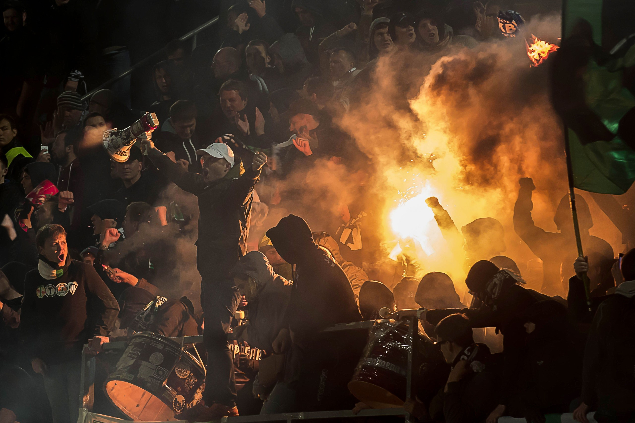 FOOTBALL. Lisa_krassna