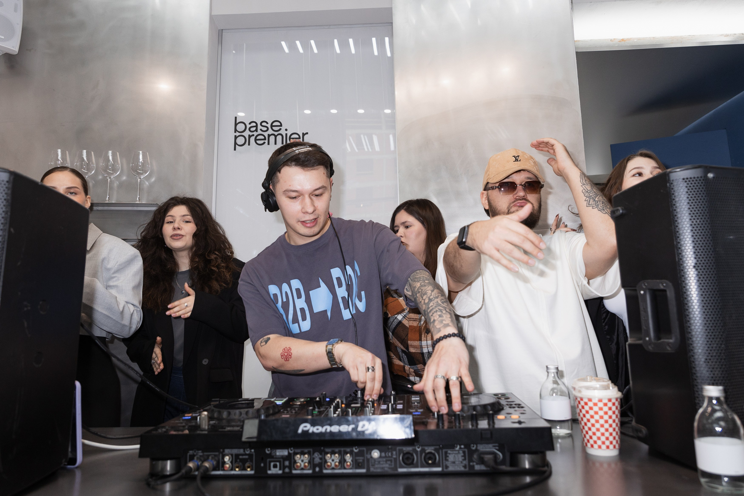 Base | открытие барбершопа. Showbiz | Fashion | Reportage