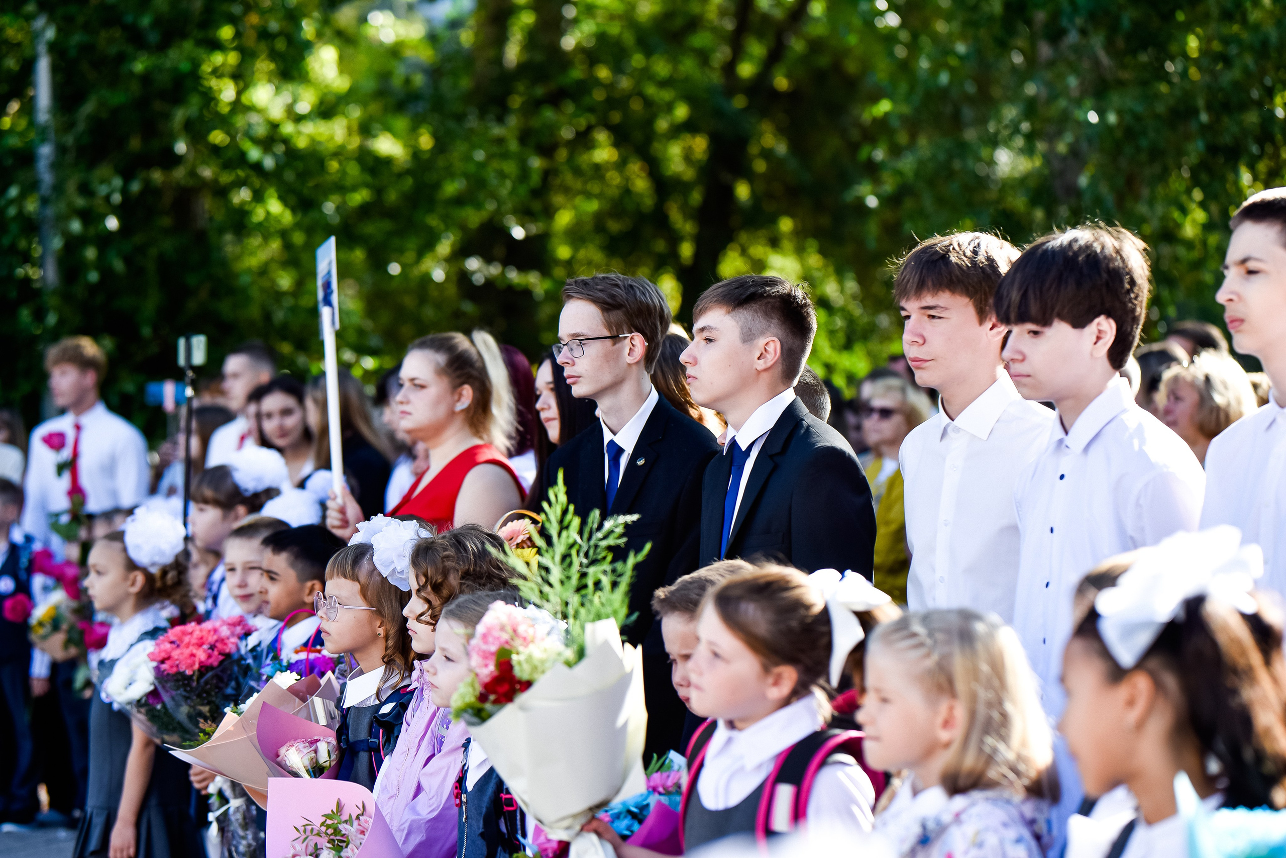 Линейка в школе № 49