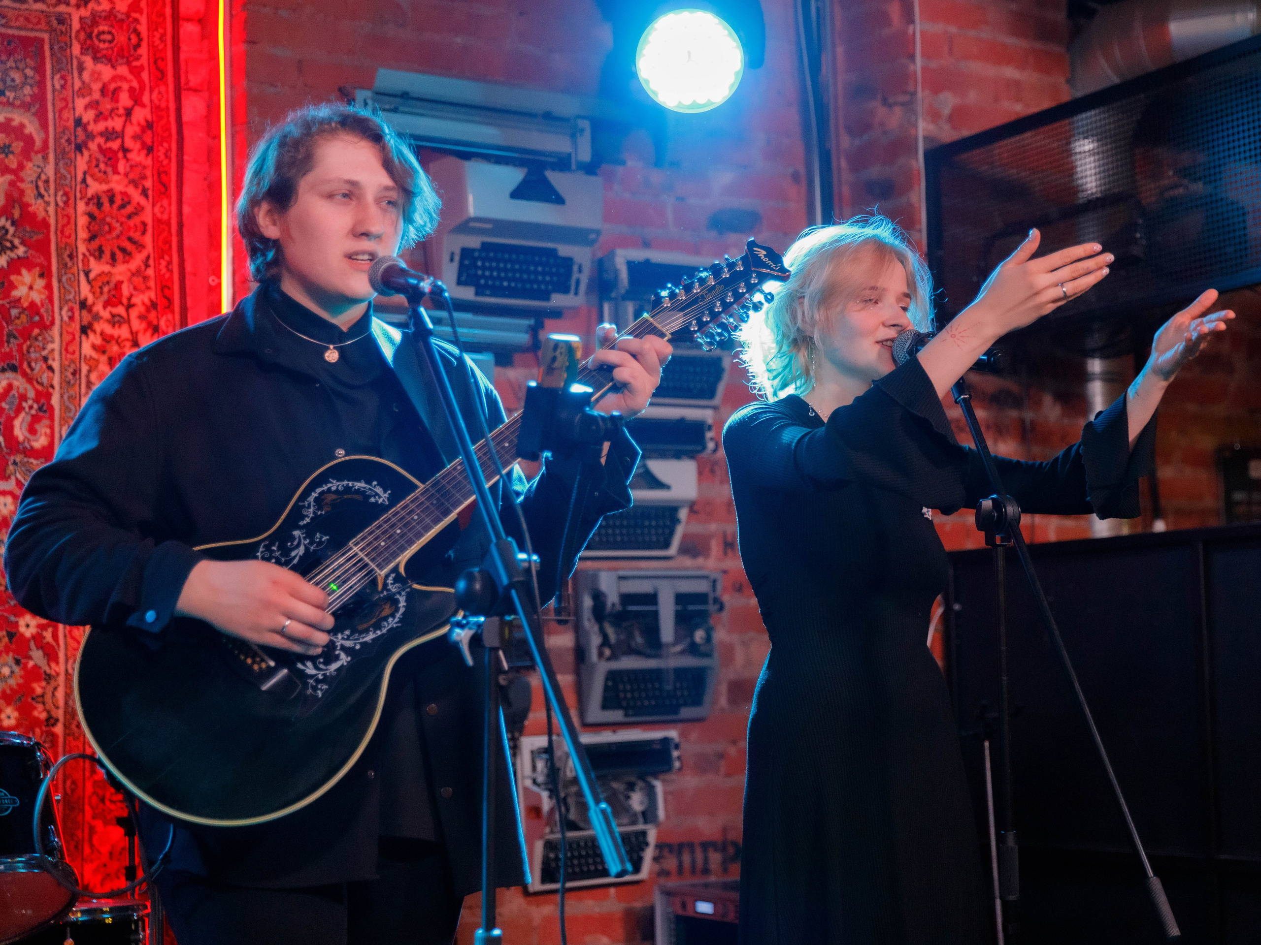 Концерт Огнева и Аня из Питера. Репортажный фотограф в Новосибирске Алена Помазунова