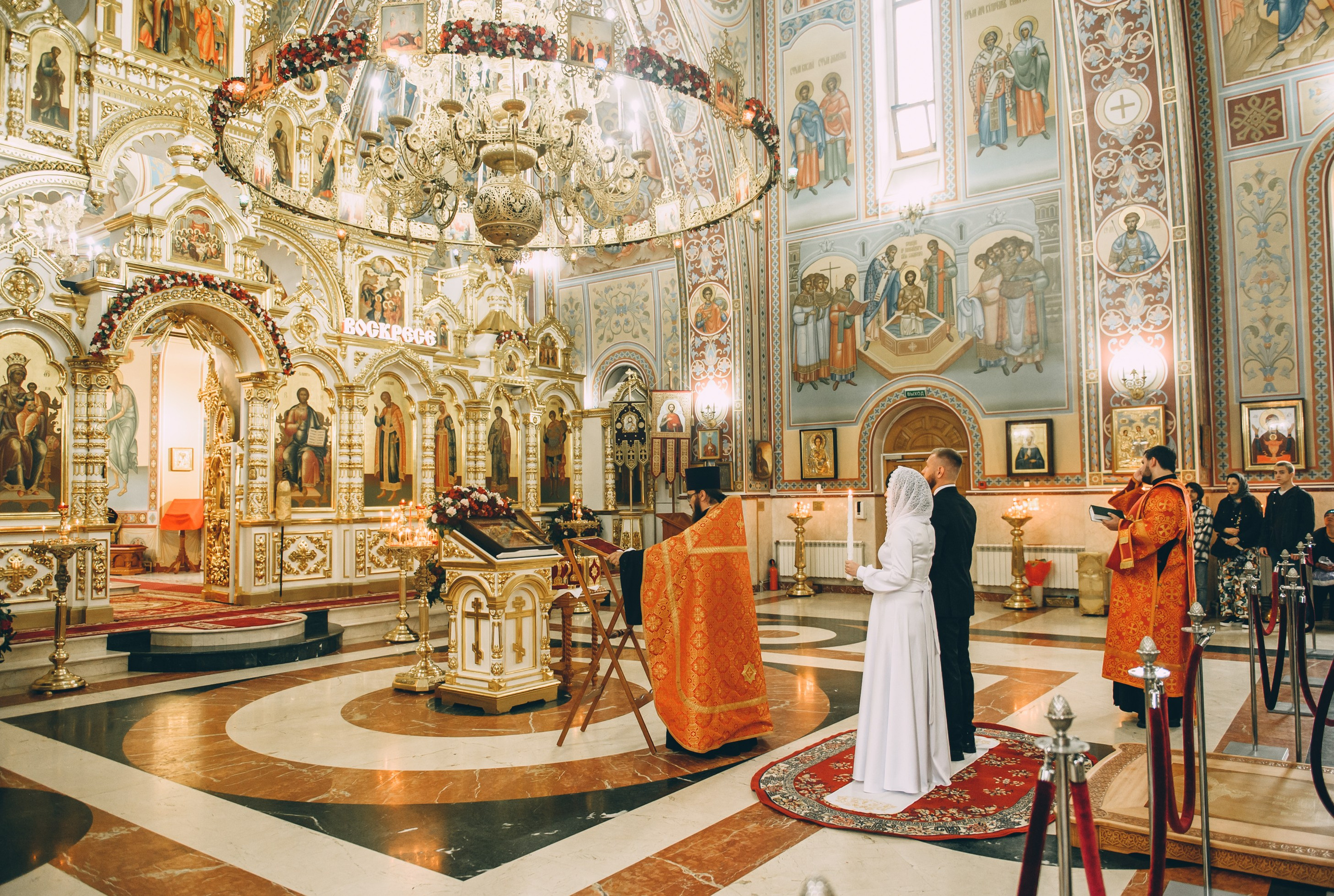 Венчание в соборе Владимира Равноапостольного. Свадебный и семейный фотограф София Невская
