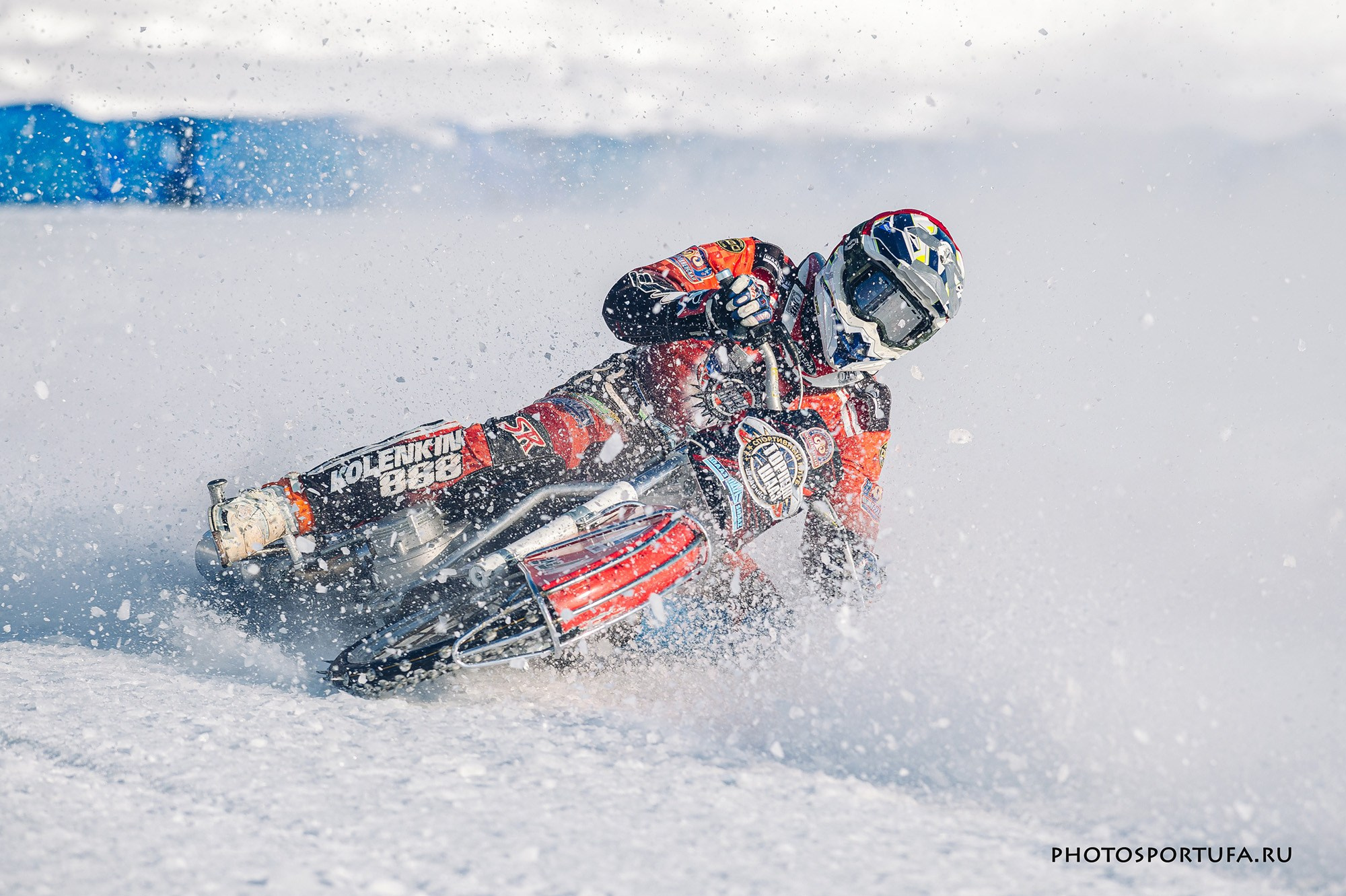 Мотогонку на льду. Спортивный фотограф в Уфе Евгений Буров