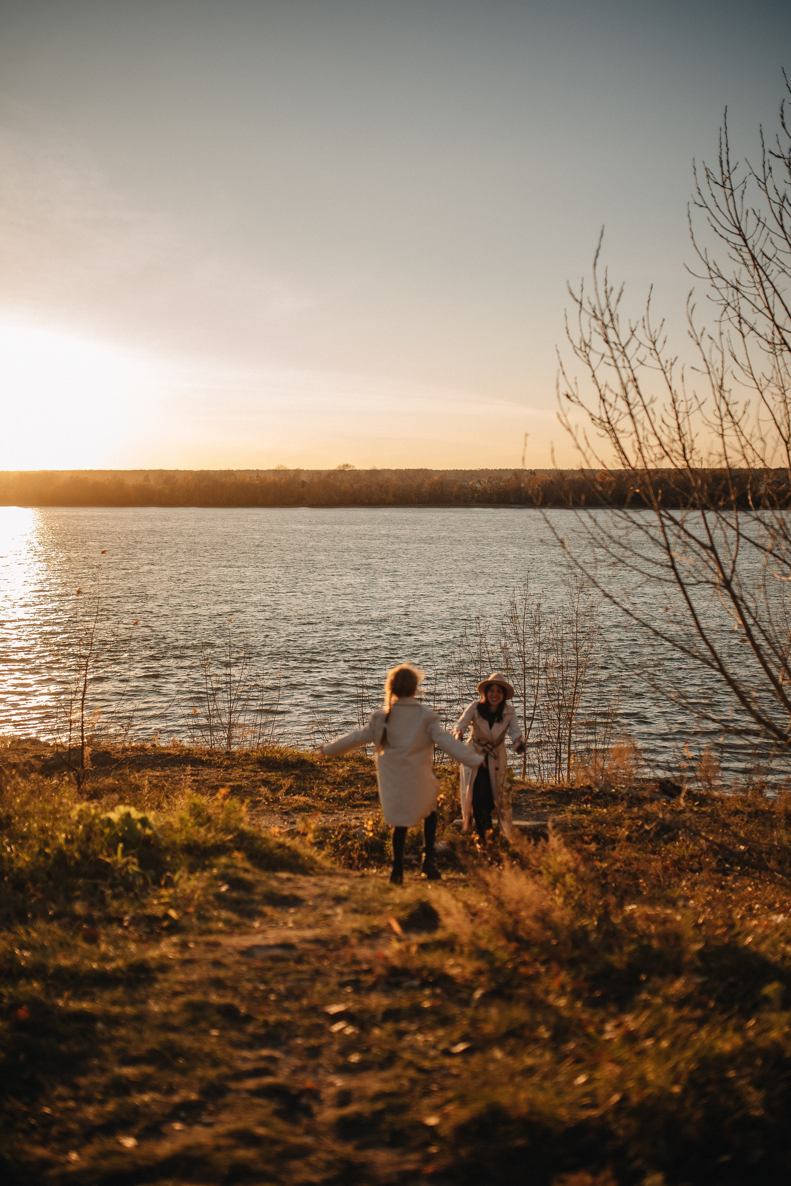 Катя и Варя (маяк). Семейная фотосессия в Новосибирске от фотографа Ольги Коваль