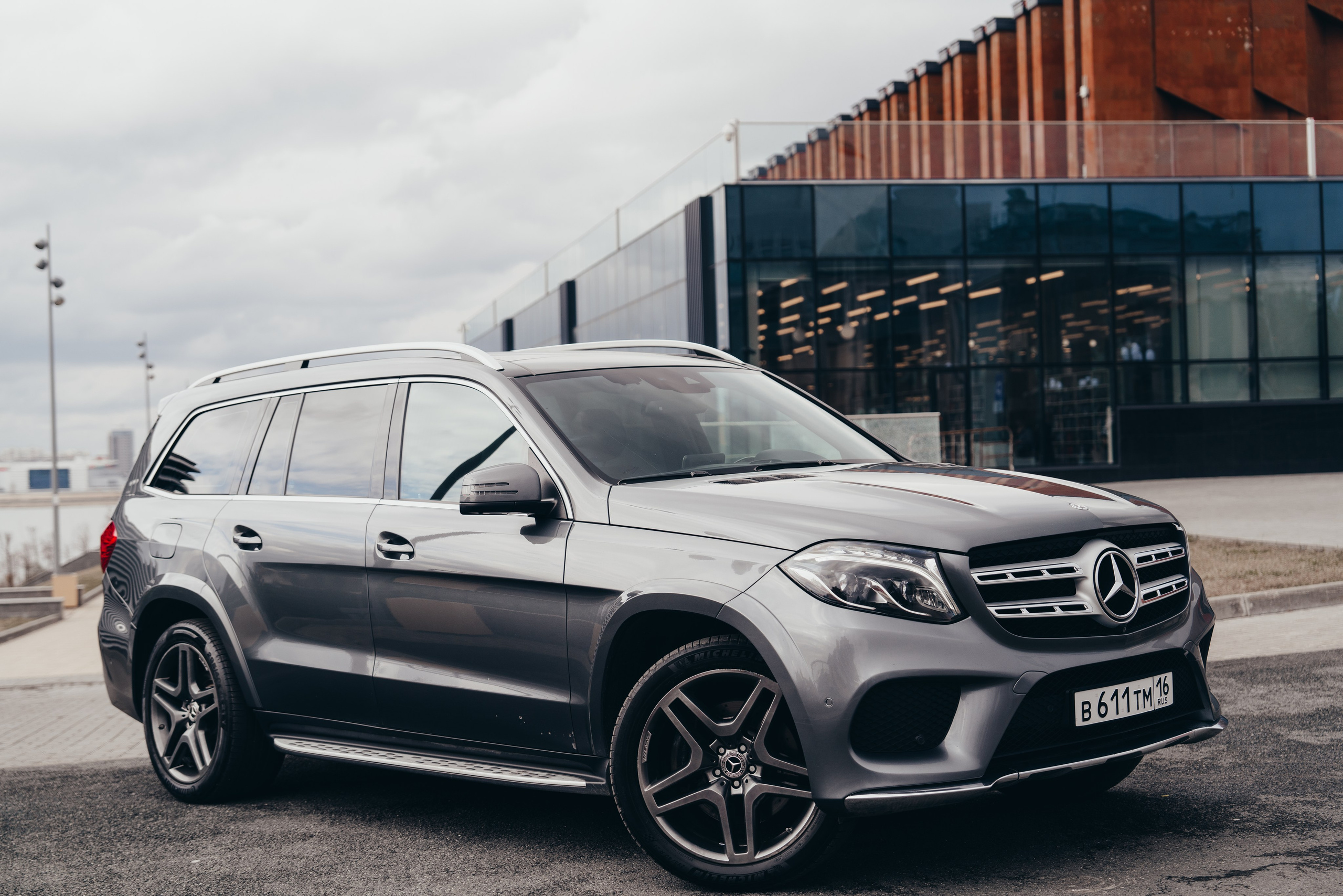 Mercedes-Benz GLS-Class 350 d. Идеальные портреты для соцсетей — Фотограф Ленар