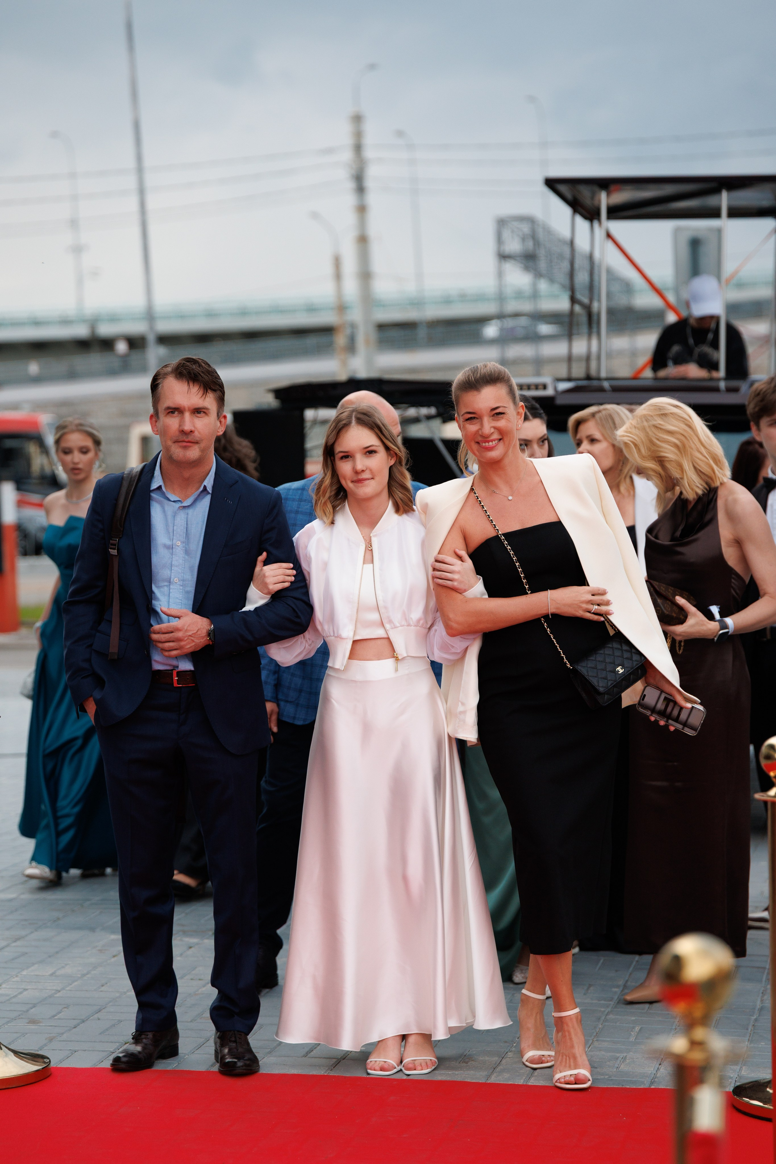 Страна 56. Репортажной, Свадебный, школьный