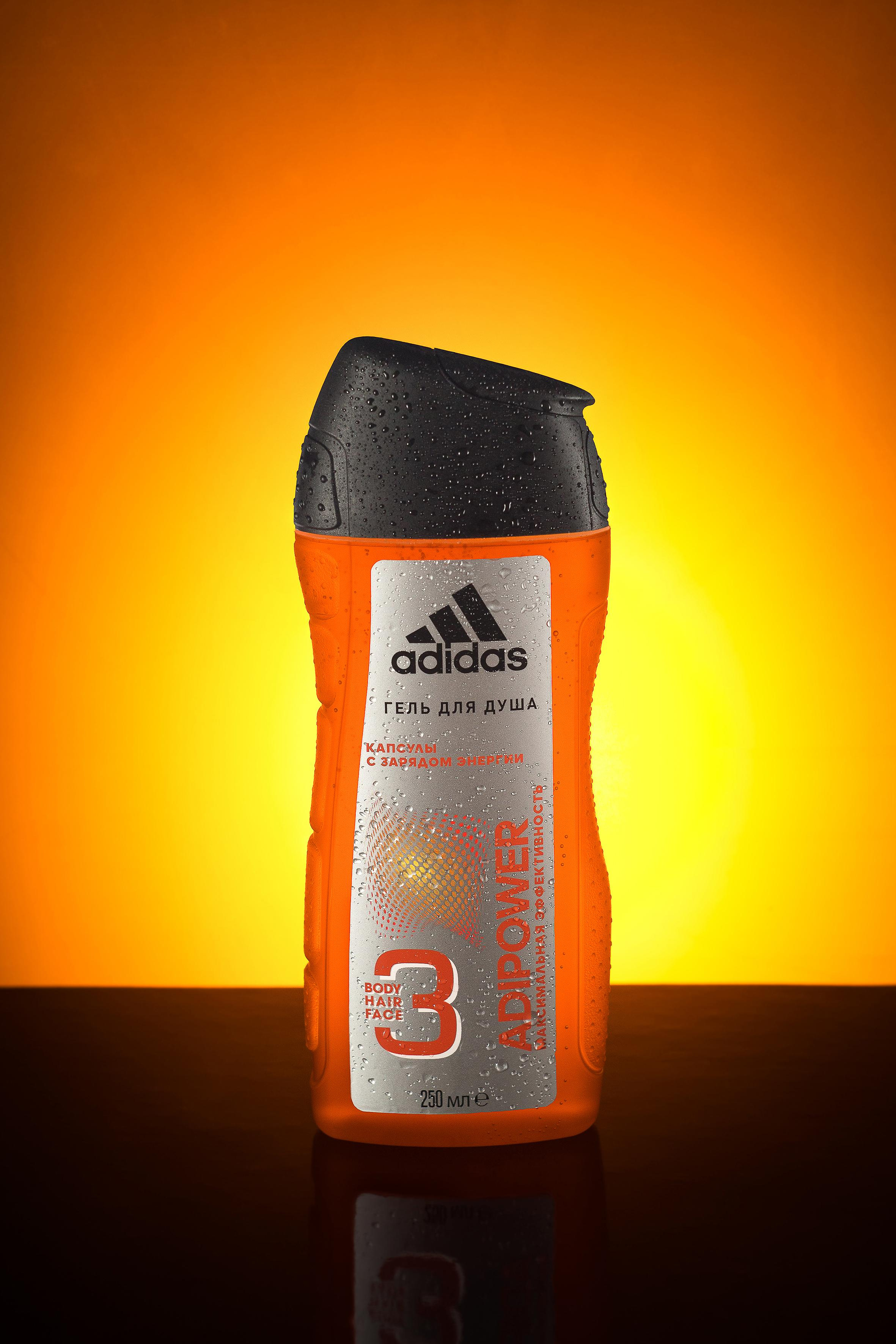 Рекламная фотография геля для душа Adidas. Advertising photo of Adidas shower gel.