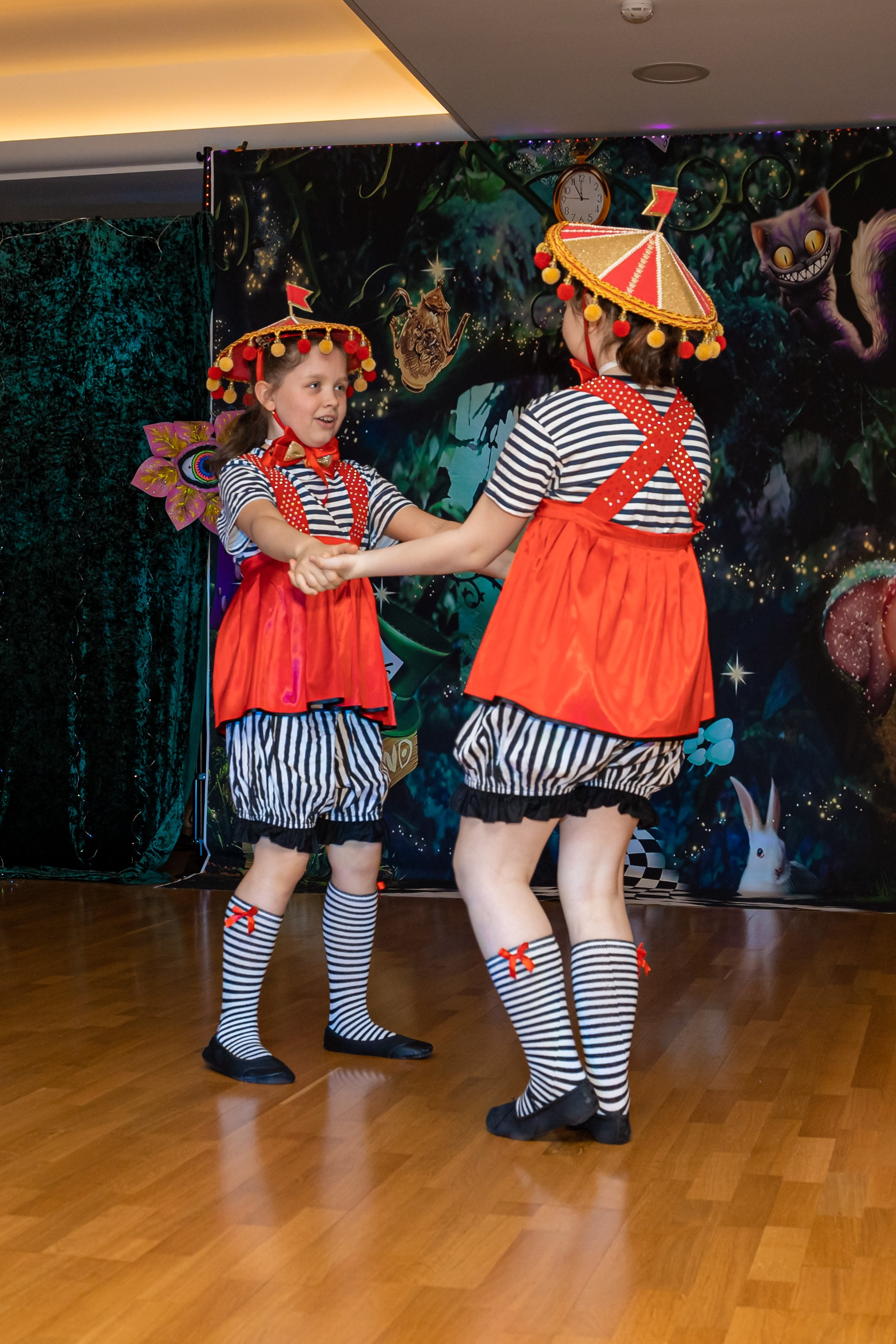 Фотосъемка детского выступления «Алиса в стране чудес». Ирина Носова - семейный и детский фотограф
