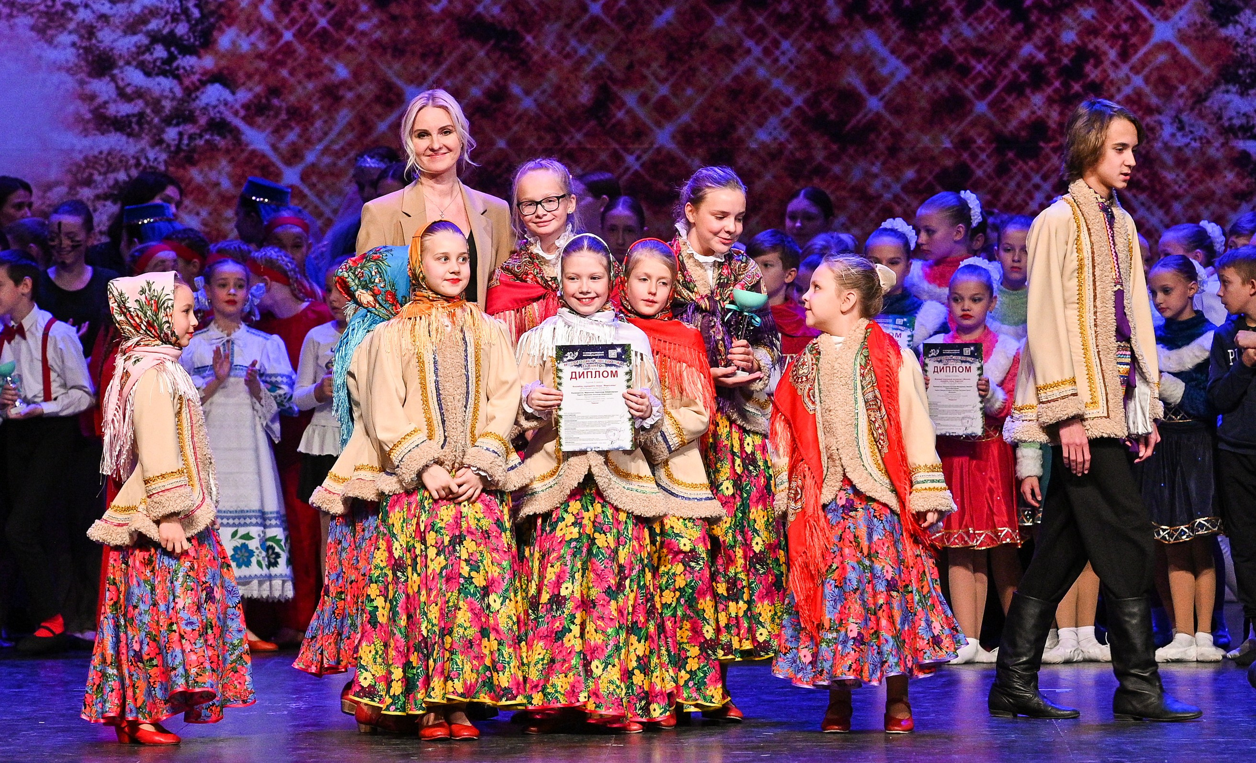 14.11.2024 «Новогодний Звездопад Талантов» Фестивальное движение «Шаг к мечте» г. Москва. Медиастудия Фото Концепт