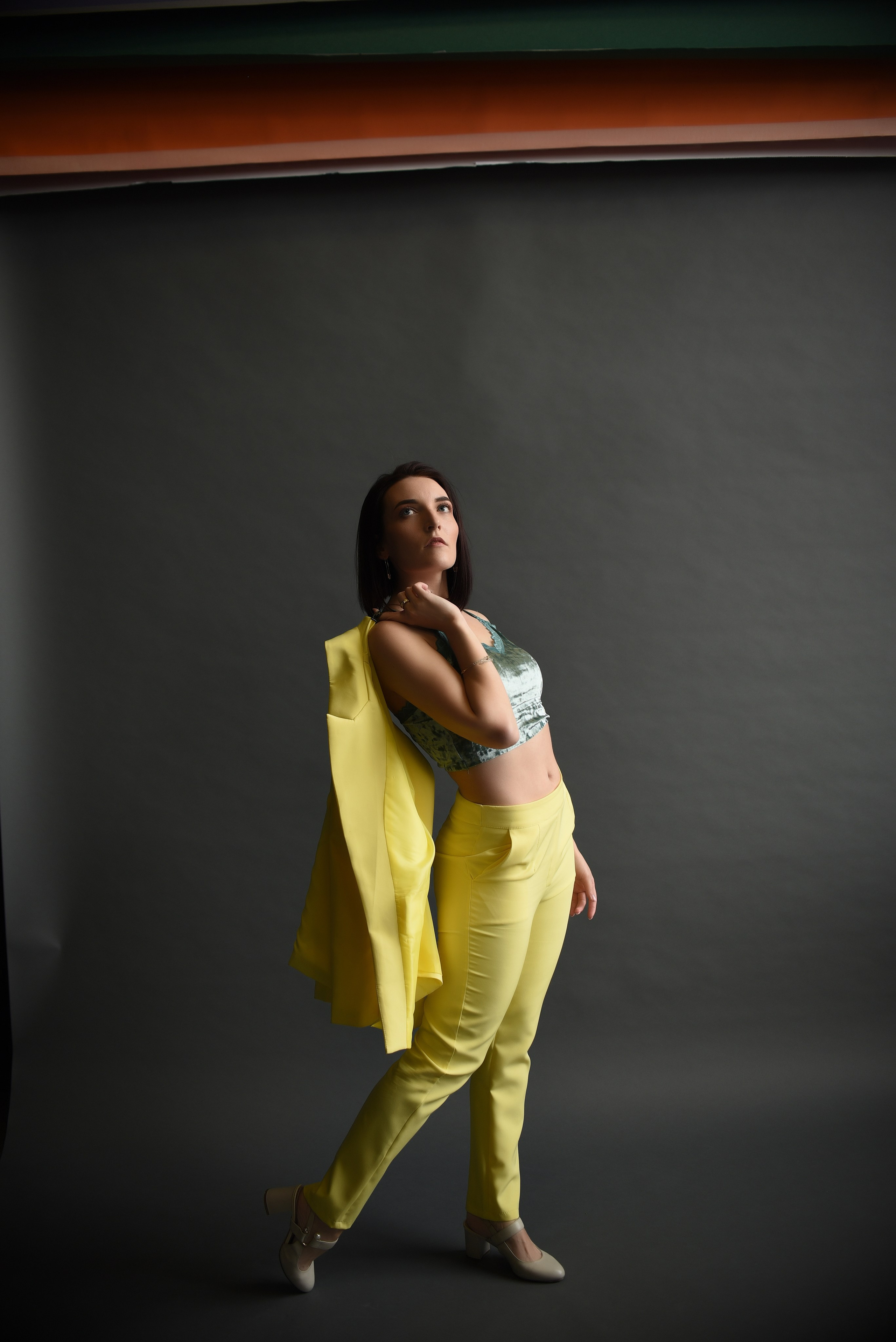 Индивидуальная студийная. Свадебный, семейный, детский, контент фотограф в Омске Максим Ильин