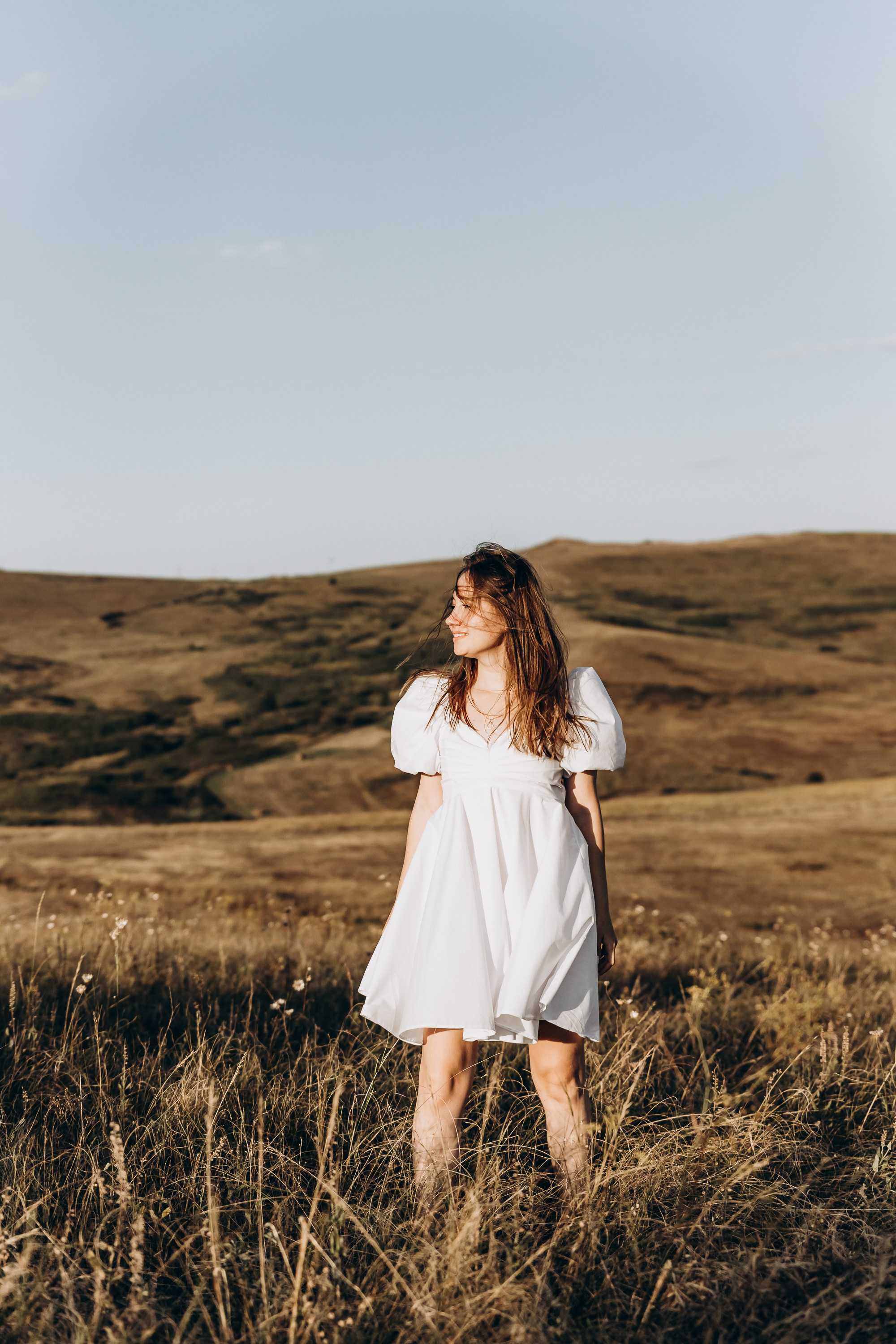 Первая встреча влюбленных на крыше здания с великолепным видом на город