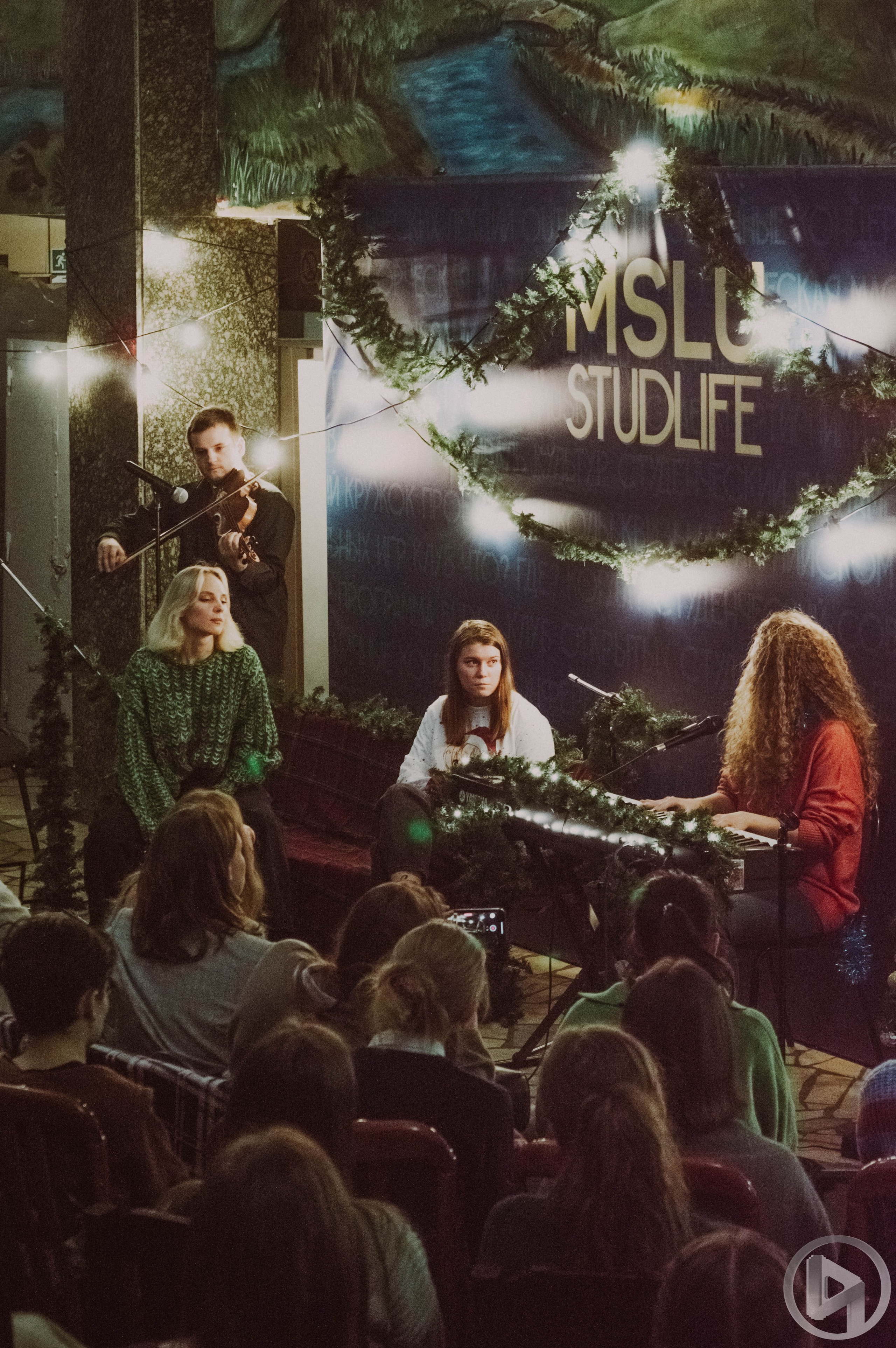 Квартирник MSLU STUDLIFE. Фотограф Анастасия Лощакова в Москве