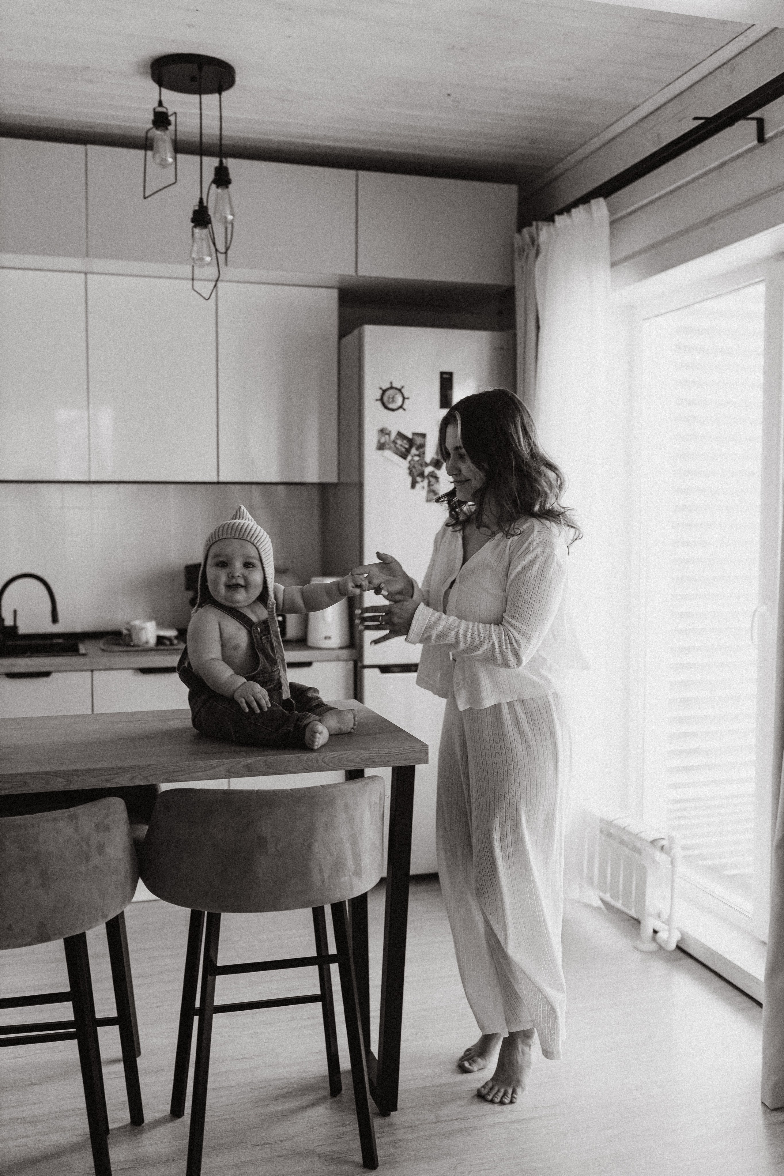 Яна и Тимофей. Домашняя съёмка. Семейный фотограф Тихвин, Санкт-Петербург и ЛО