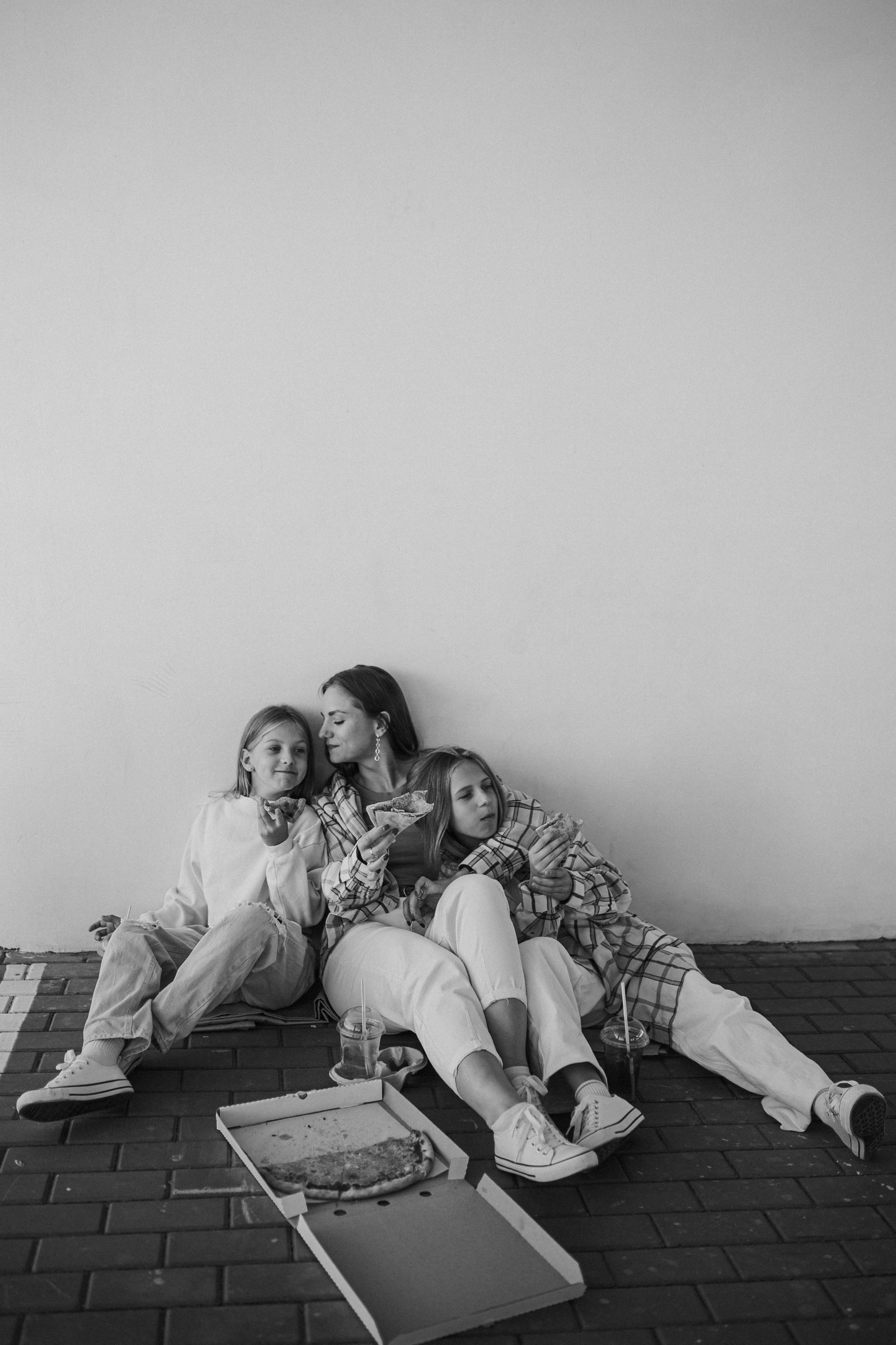 Марина и девочки. Www.ostermiller.ru