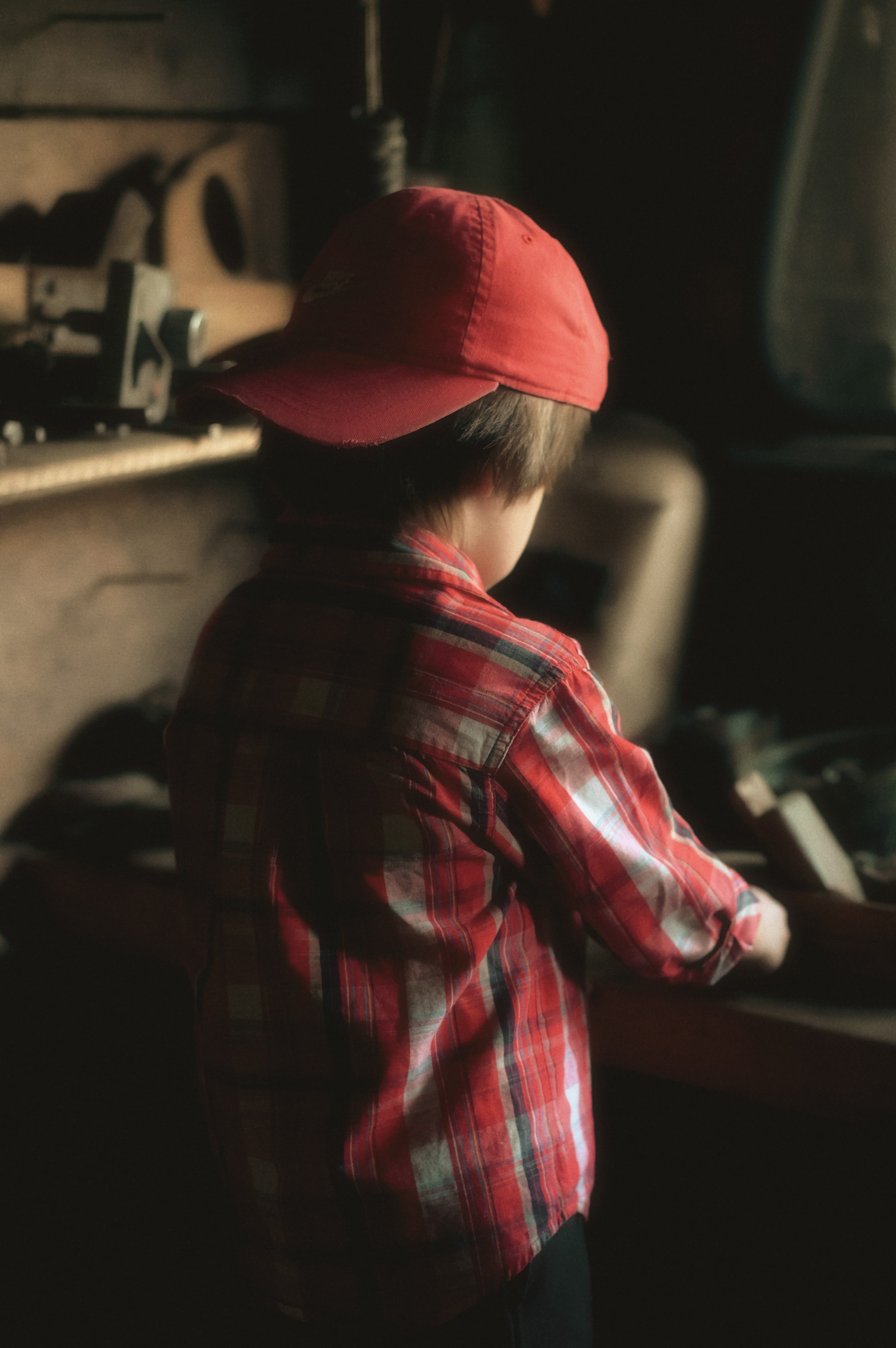 В дедушкиной мастерской. Фотограф Альбина Вакунова