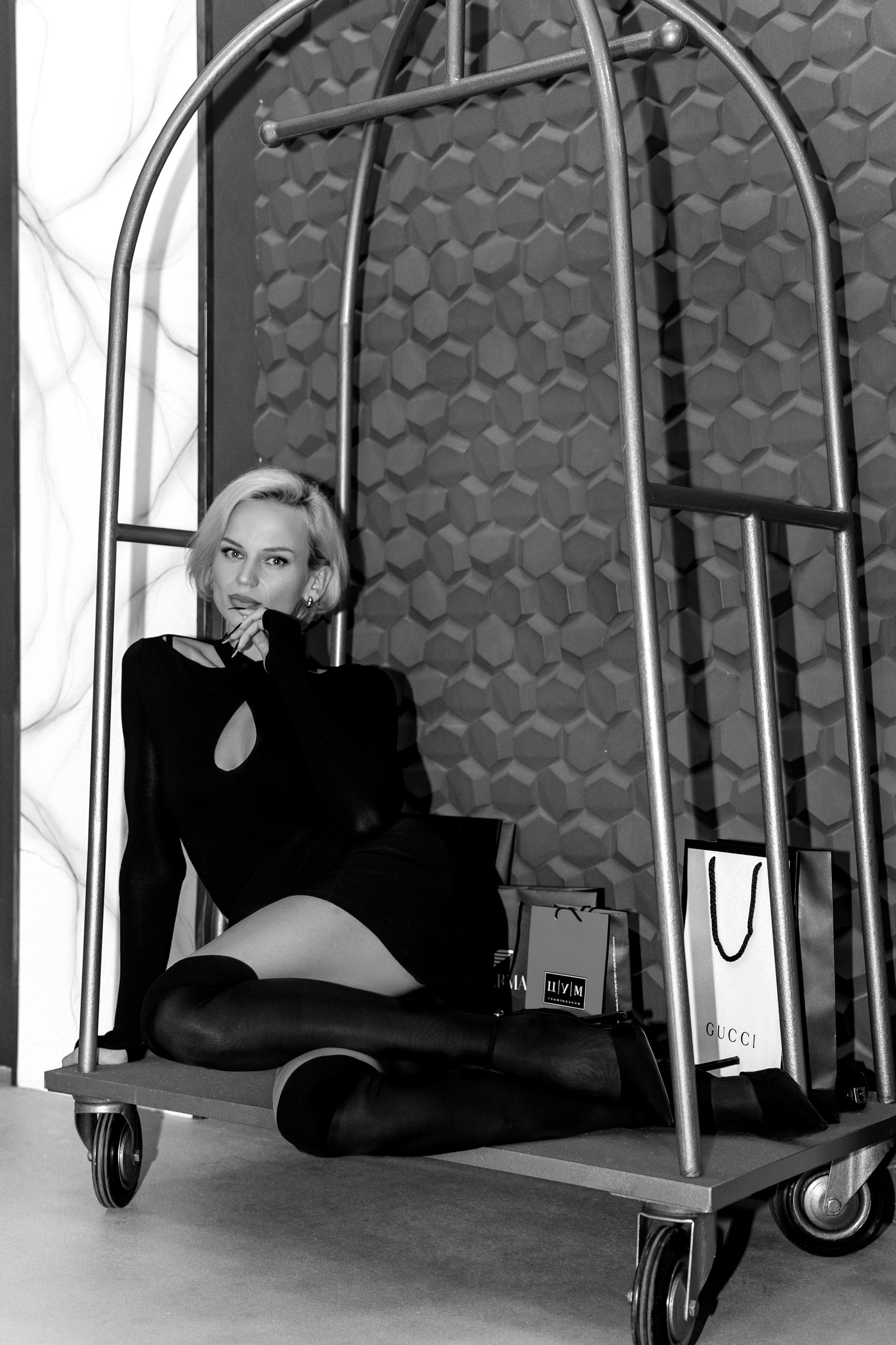 Соня — студийная съёмка со вспышкой. Ваш семейный фотограф в Минске — Вика Трегубова