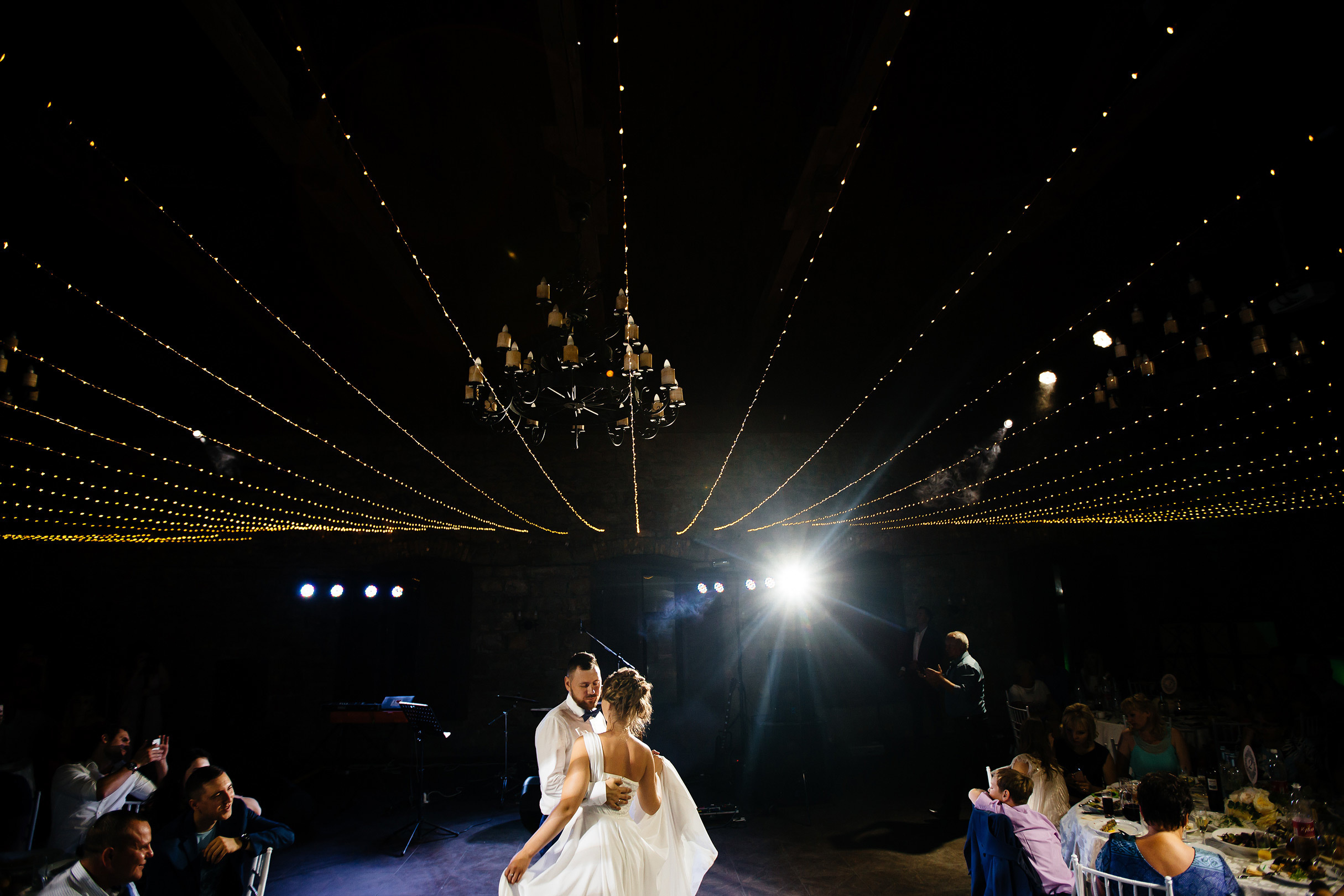 Свадьба с выездной регистрацией в Абрау Дюрсо. Архитектурный и интерьерный фотограф в Краснодаре | Дмитрий Демской