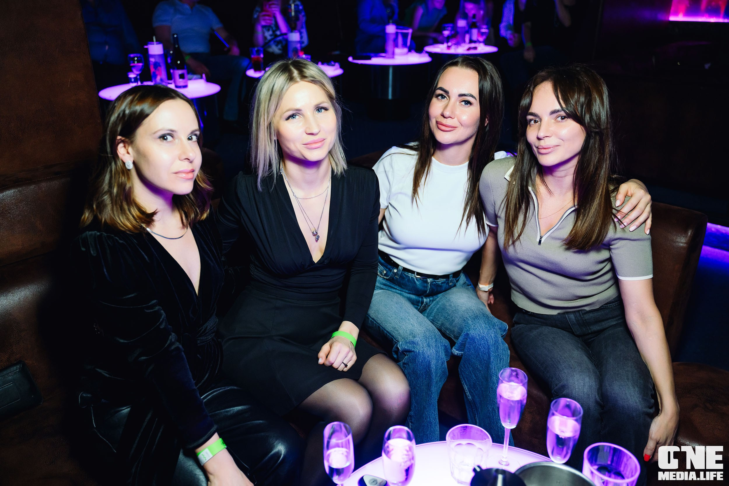 Концерт группы стрелки в Планете 13 апреля. One Media Life: фоторепортажи, фотоотчеты с мероприятий и заведений