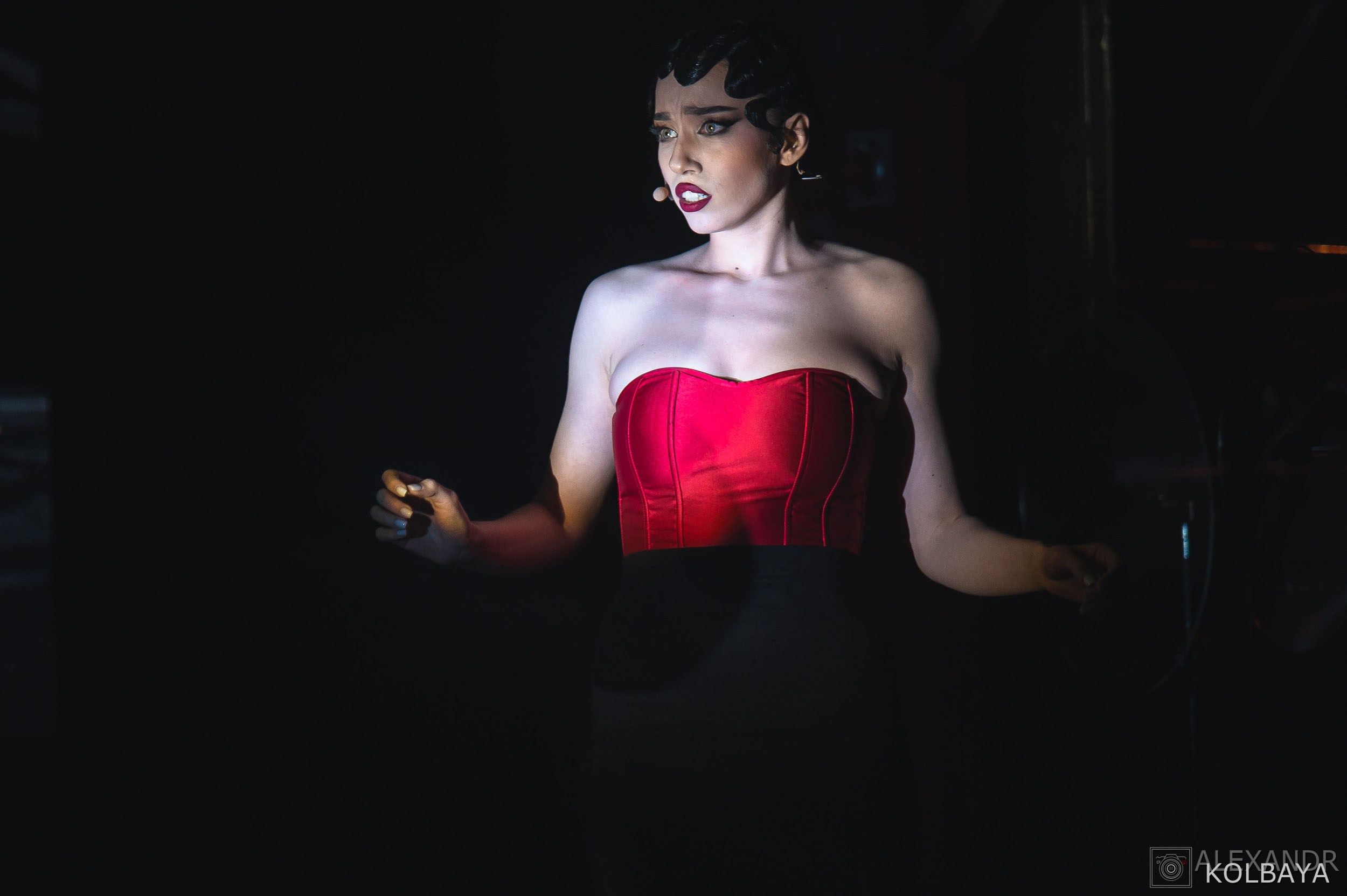 Фотографии со спектакля «Однажды в городе N». Концертный и театральный репортажный фотограф в Москве Александр Колбая