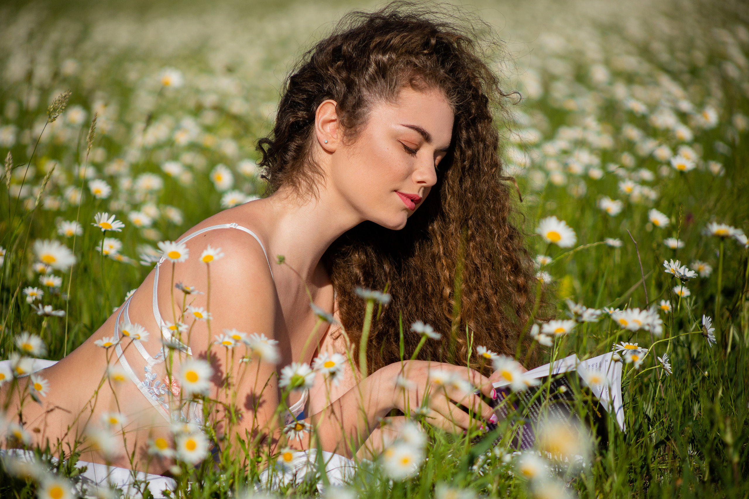 Фотосессия в ромашковом поле в Крыму. Свадебный и семейный Фотограф в Крыму и Симферополе Виктория Максимова