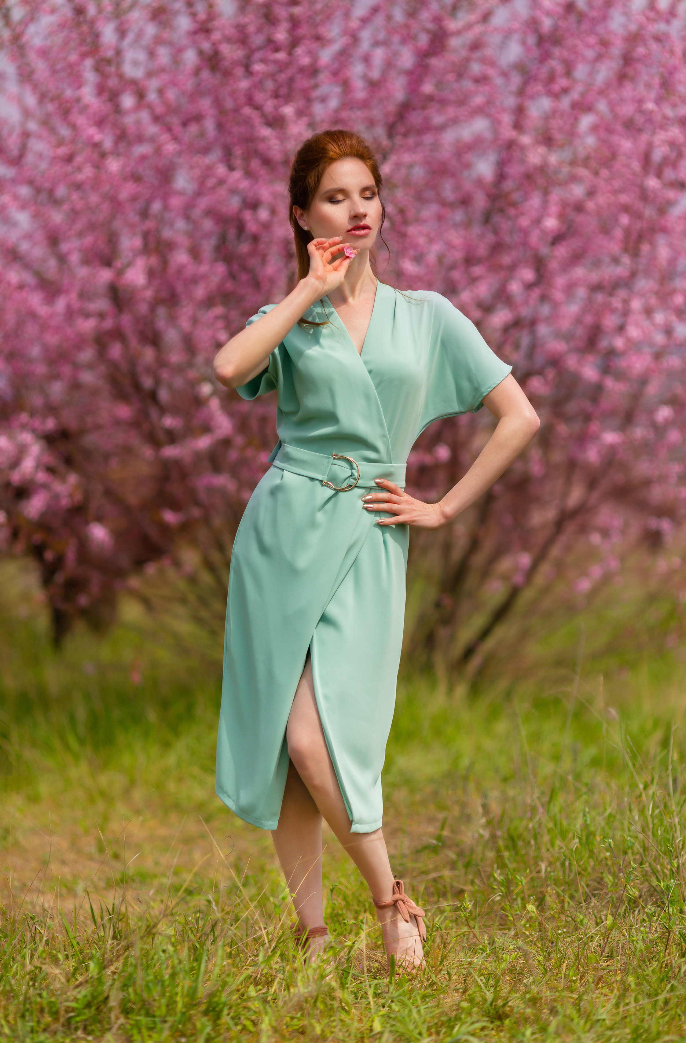 Фотосессия в персиковых садах в Бахчисарае. Свадебный и семейный Фотограф в Крыму и Симферополе Виктория Максимова