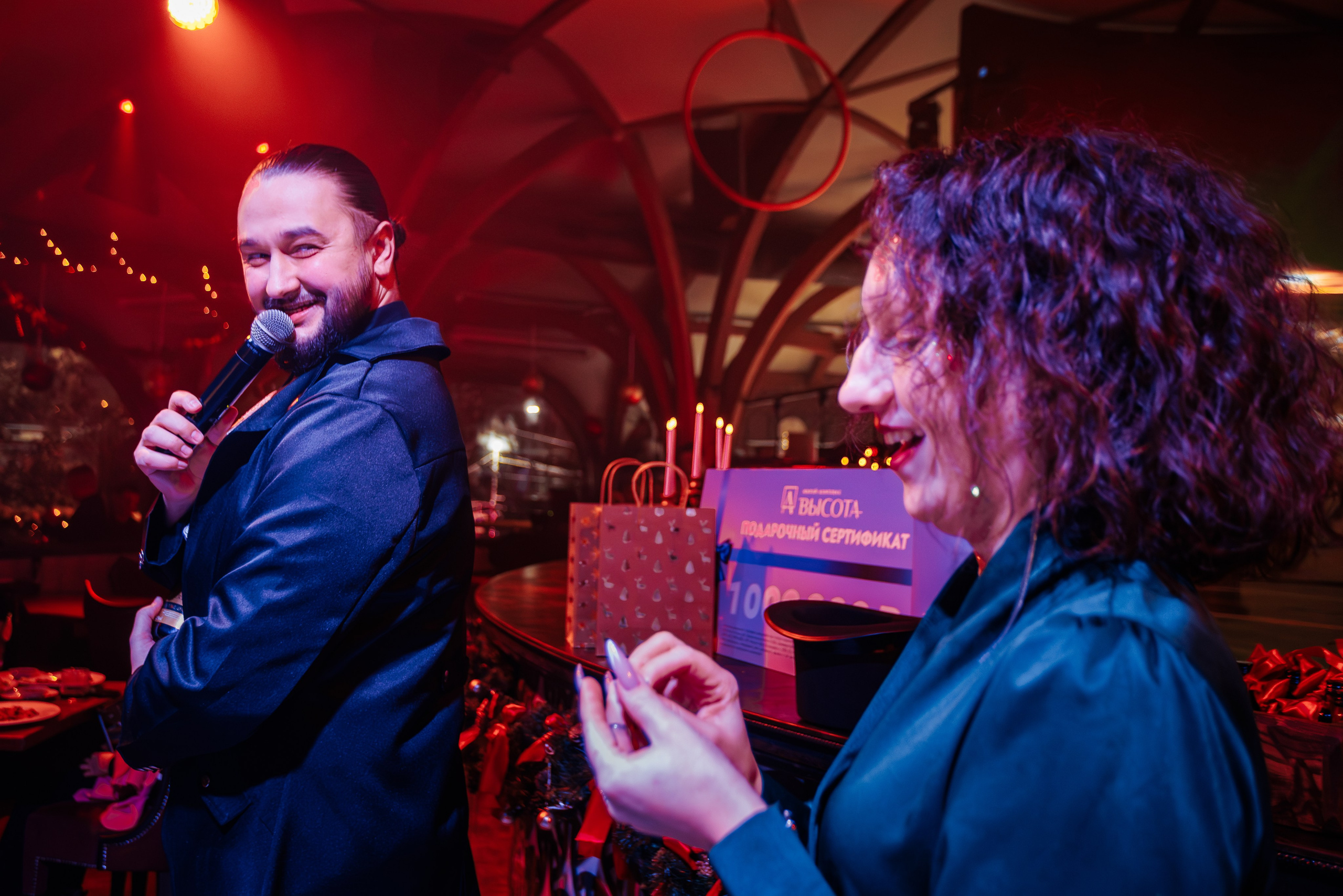 Новогодняя шоу-программа «MAGIC TIME» в PTIZZA BAR_Ялта_31.12.2025. Аминов Руслан | Фотограф