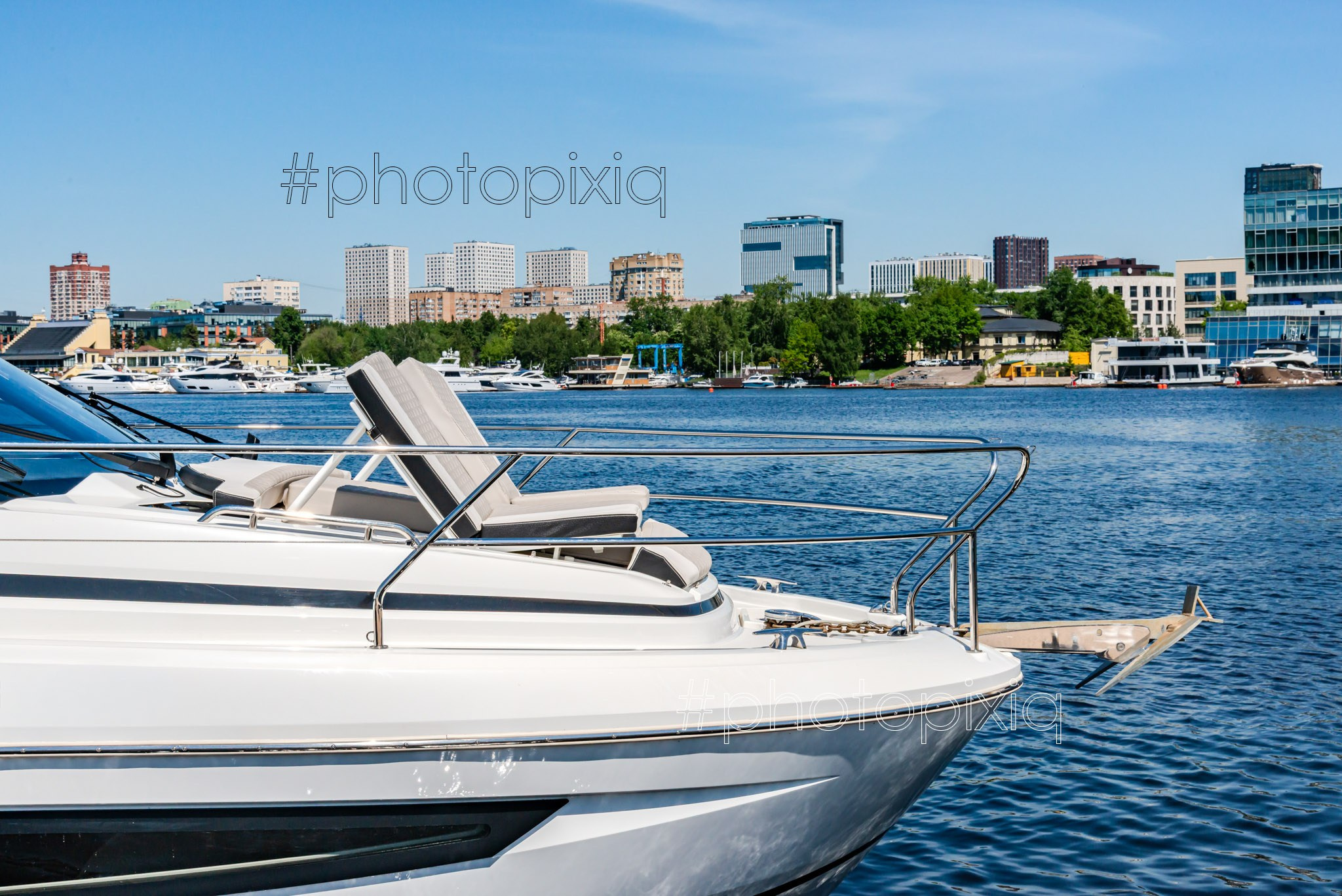 Фотосъёмка яхты Jeanneau NC 33 для брокера. Интерьерная съёмка и виртуальные туры — Интерьерный фотограф Кузнецов Сергей (photopixiq)