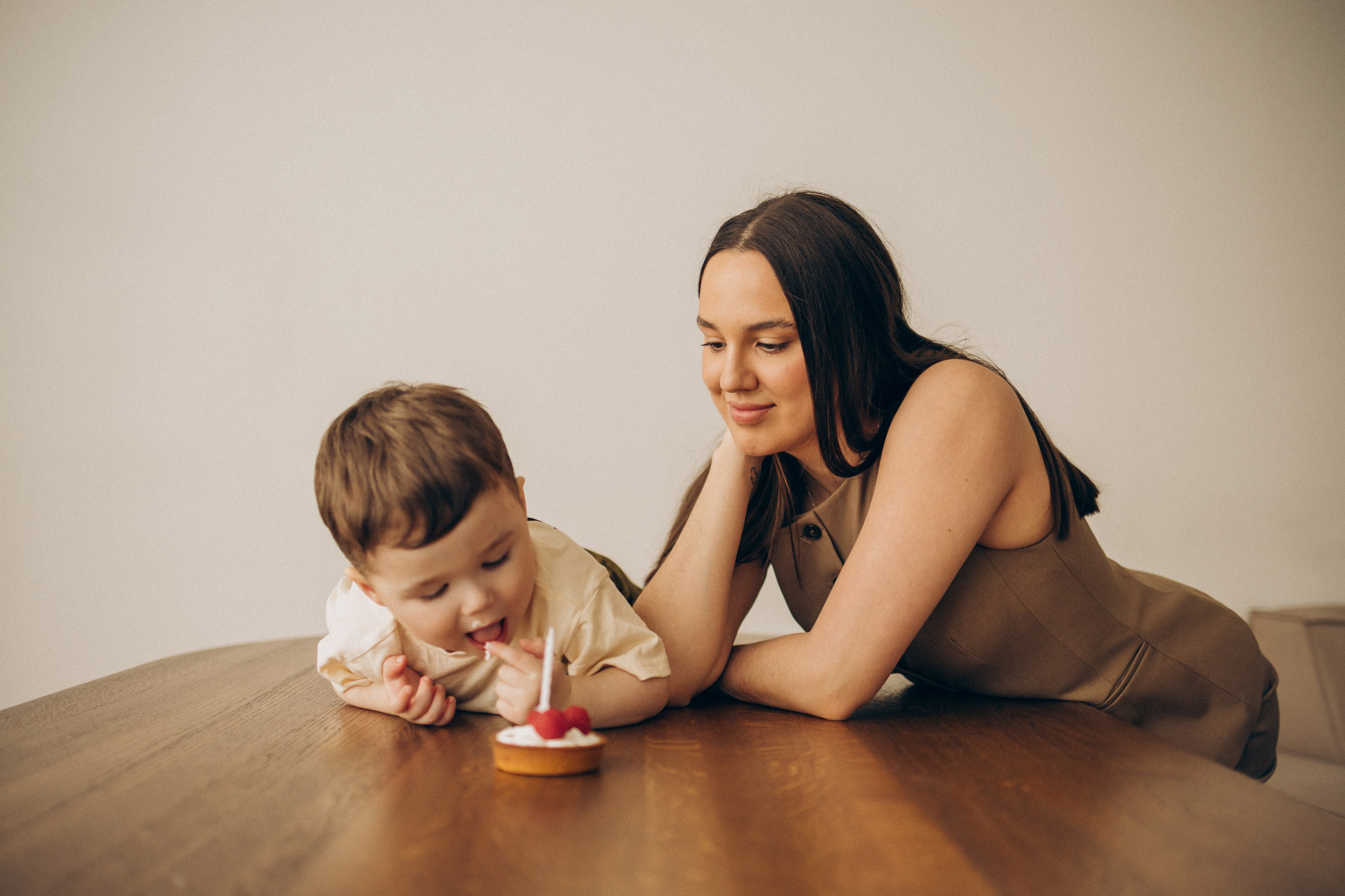 Семейная фотосессия Москва, семейный фотограф в Москве, семейная фотосессия, детский фотограф, семейная фотосессия в студии, фотосессия мама и сын