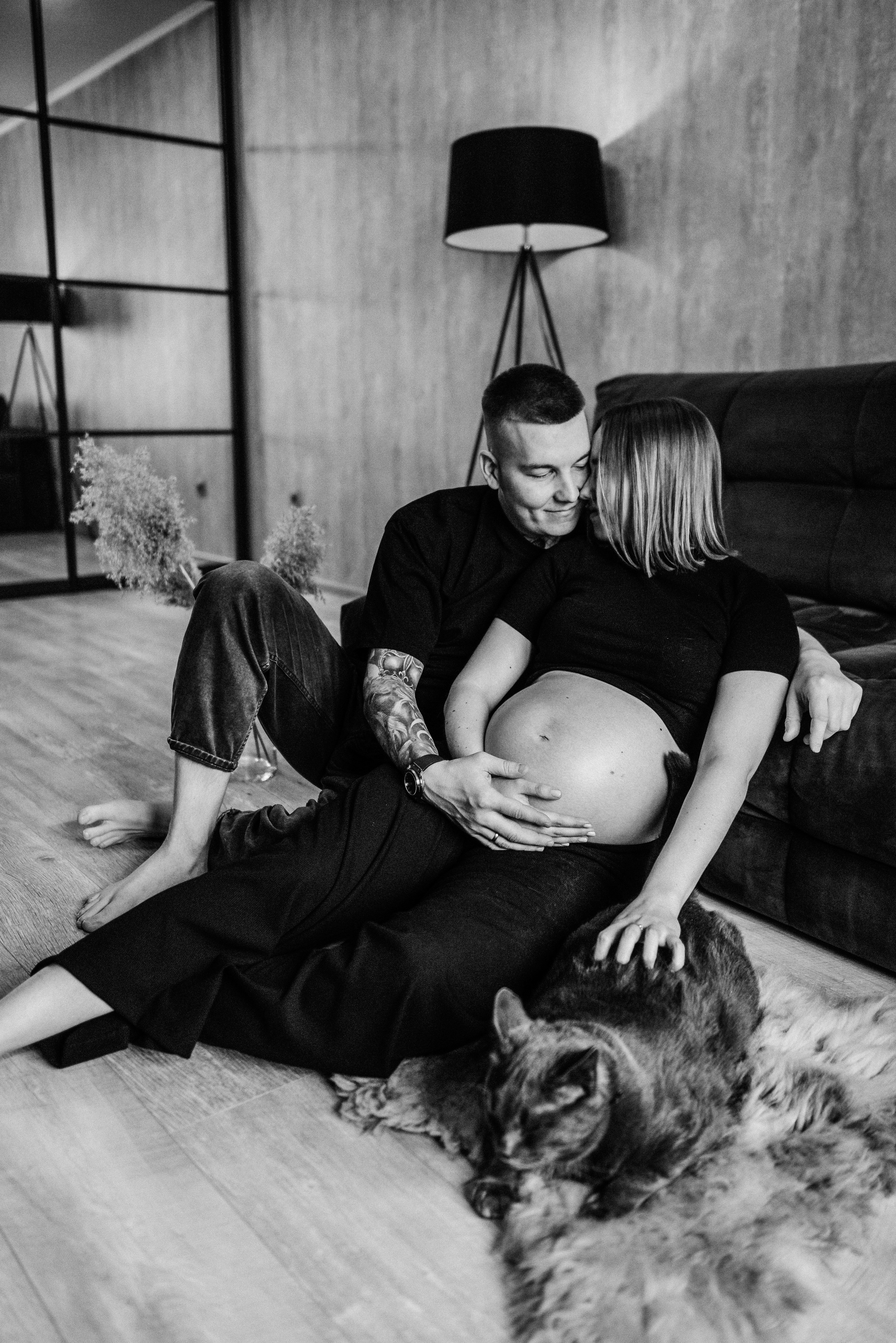 Миша и Ирина в ожидании чуда в домашней обстановке. Свадебный и портретный фотограф в Липецке Юлия Свит