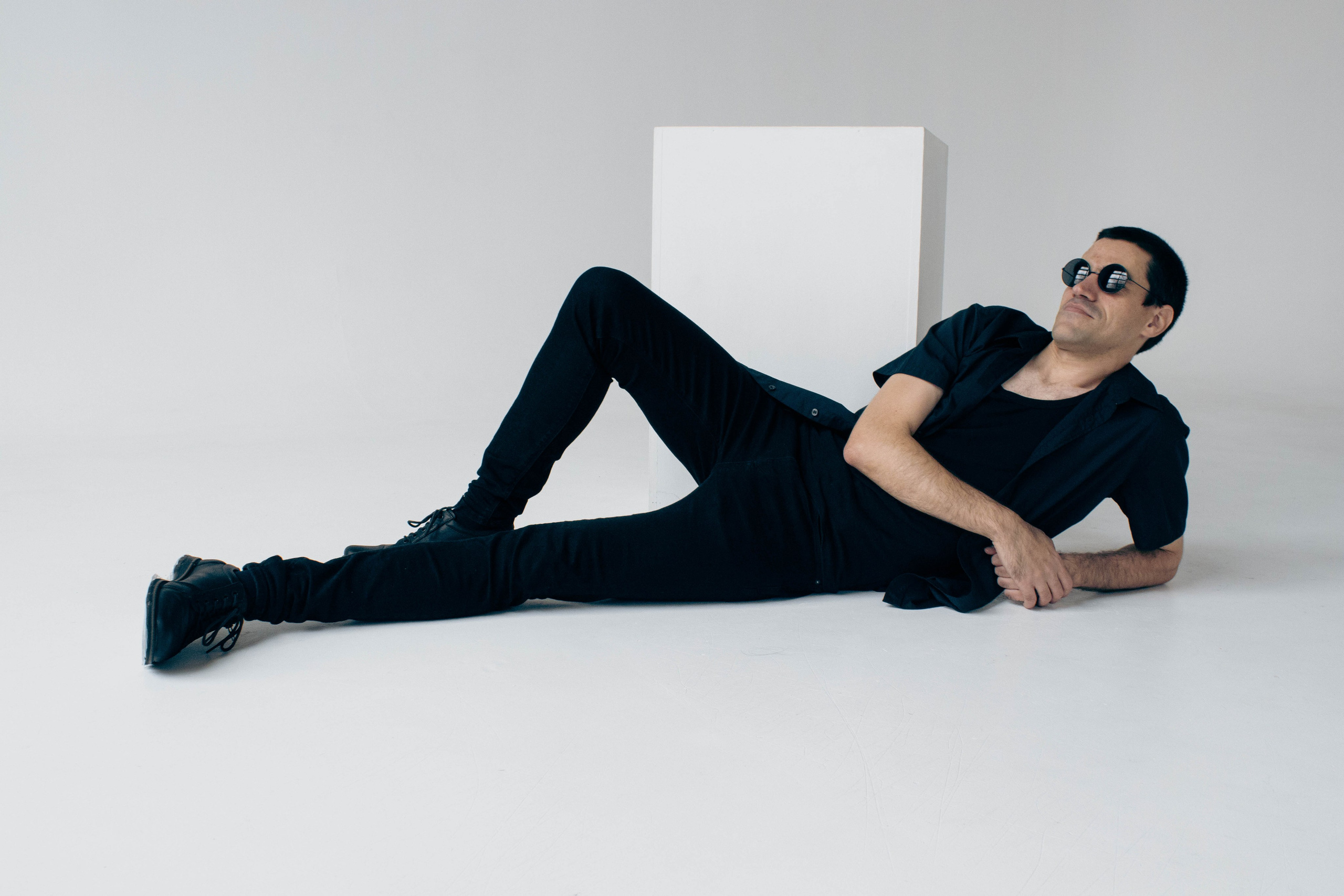 СТУДИЯ. Уличный фотограф Города N