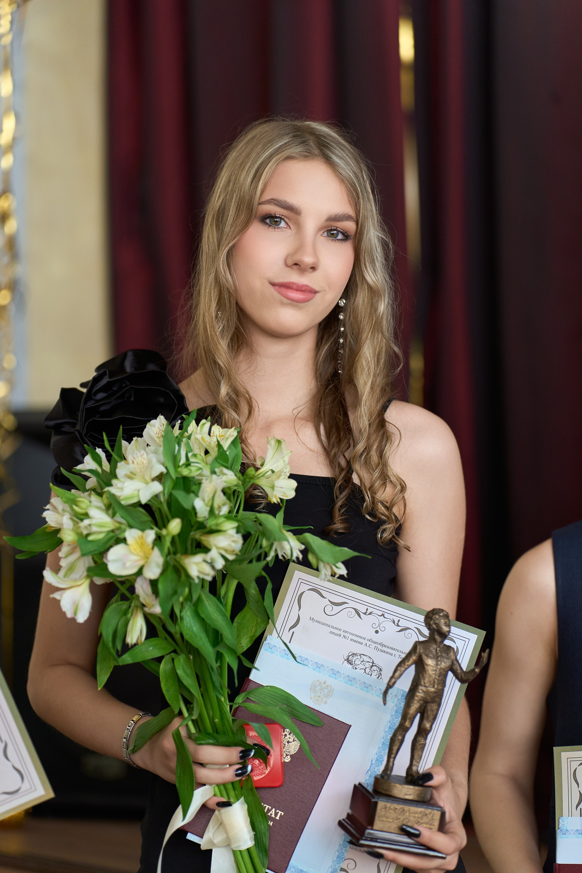 Вручение аттестатов 11 класс. Репортажный и портретный фотограф в Томске Ларионов Артём