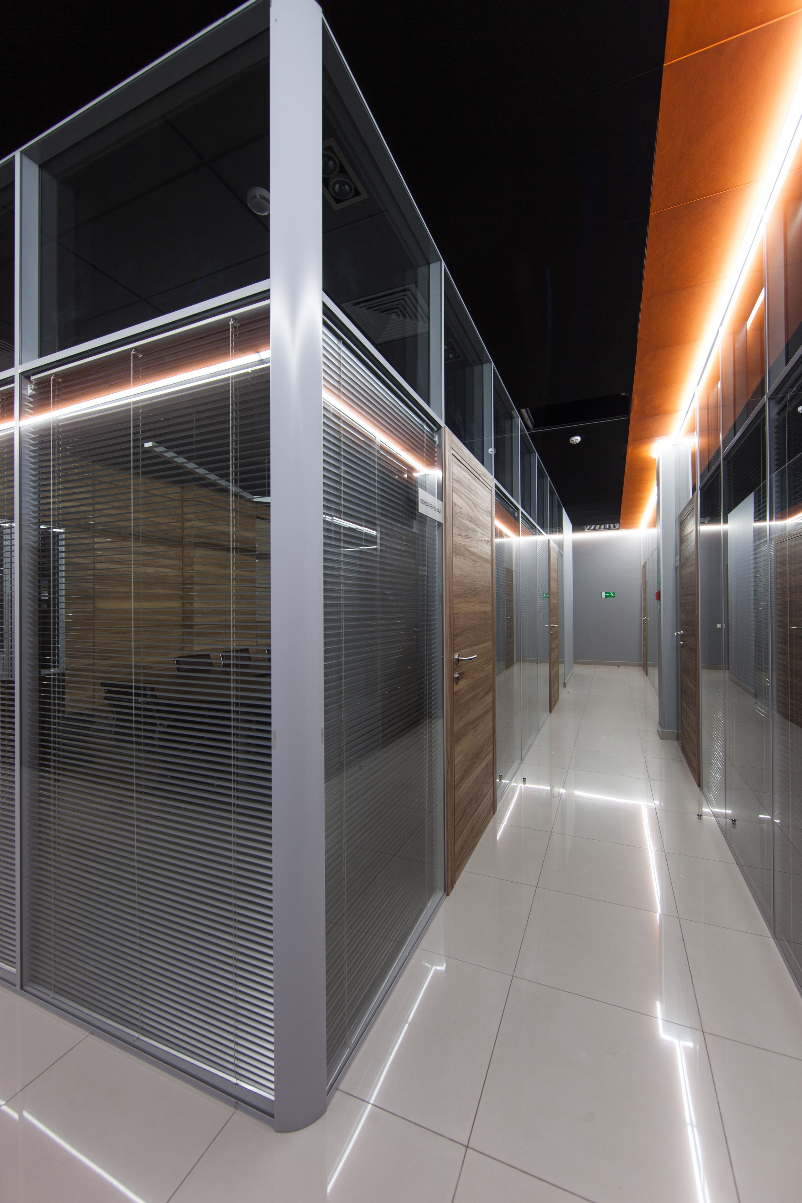 ШОУРУМ ПО ПРОДАЖЕ ГРУЗОВИКОВ IVECO. Архитектурно-дизайнерское бюро ROOMS