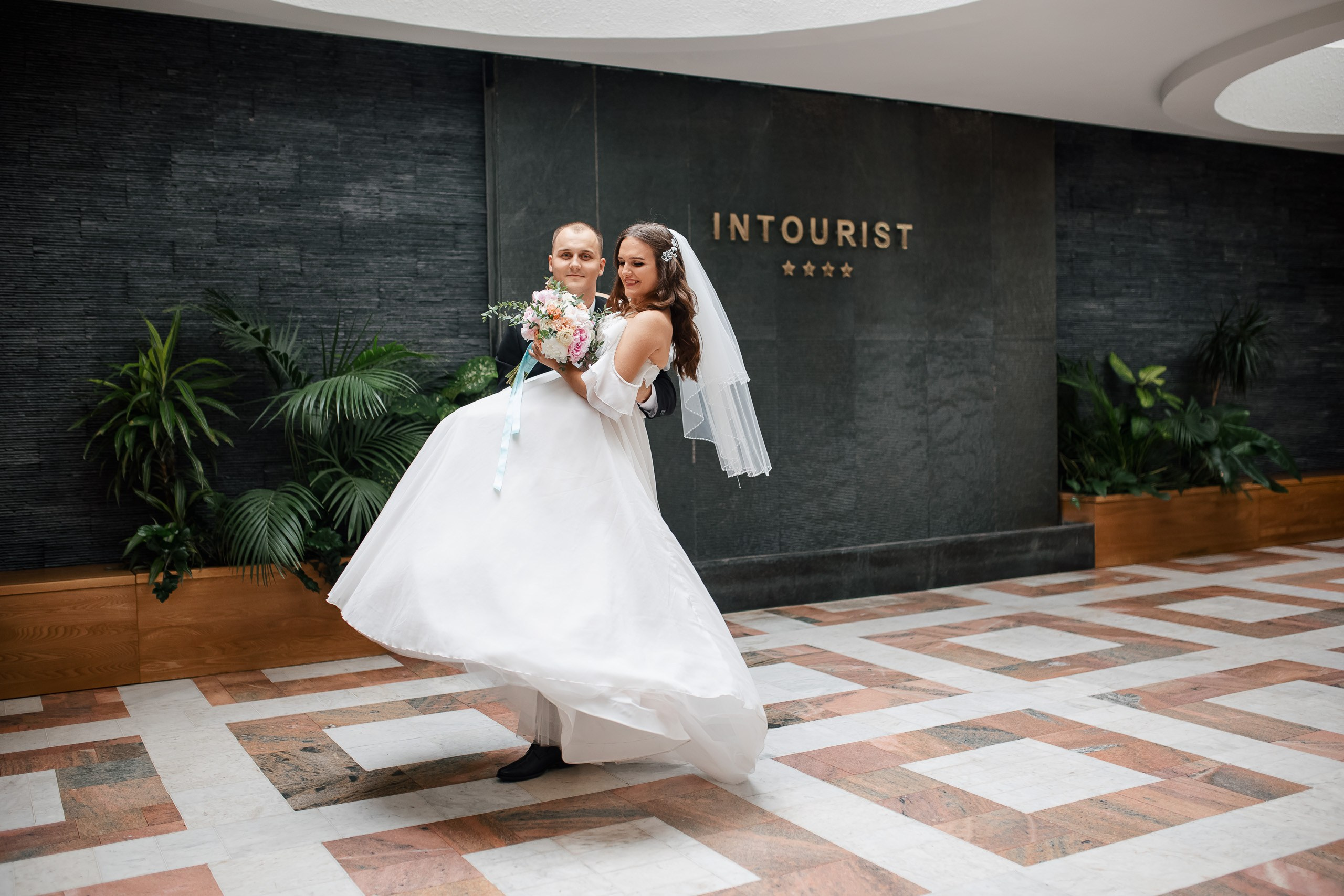 Валерия и Михаил. Интурист. Свадебный фотограф в Хабаровске