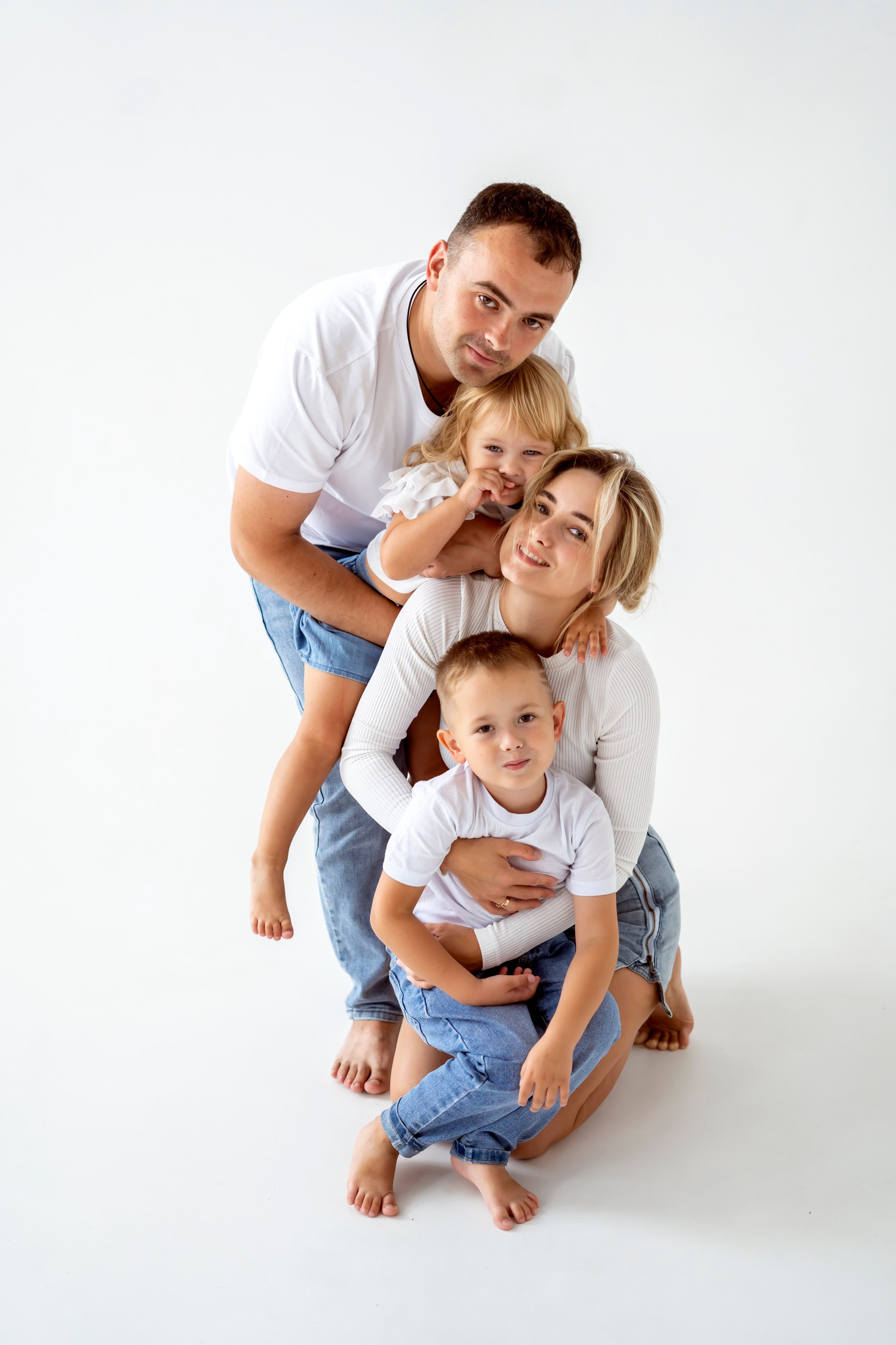 Семейная съёмка на циклораме. Семейный и детский фотограф в Хабаровске Анна Гриневич